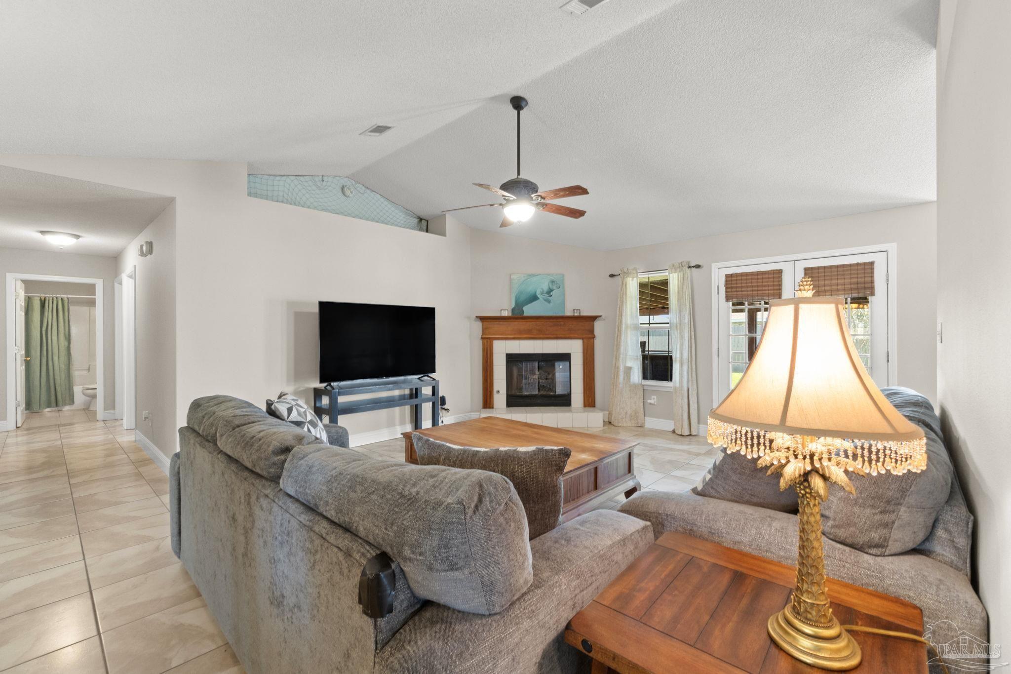 1223 Bartram Ln