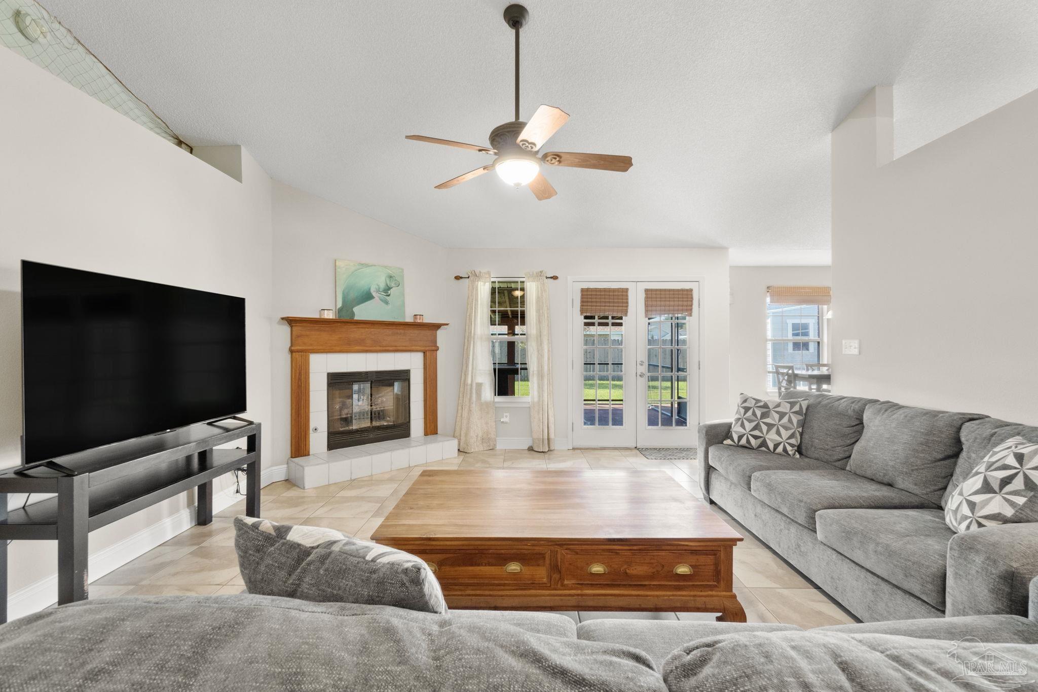 1223 Bartram Ln