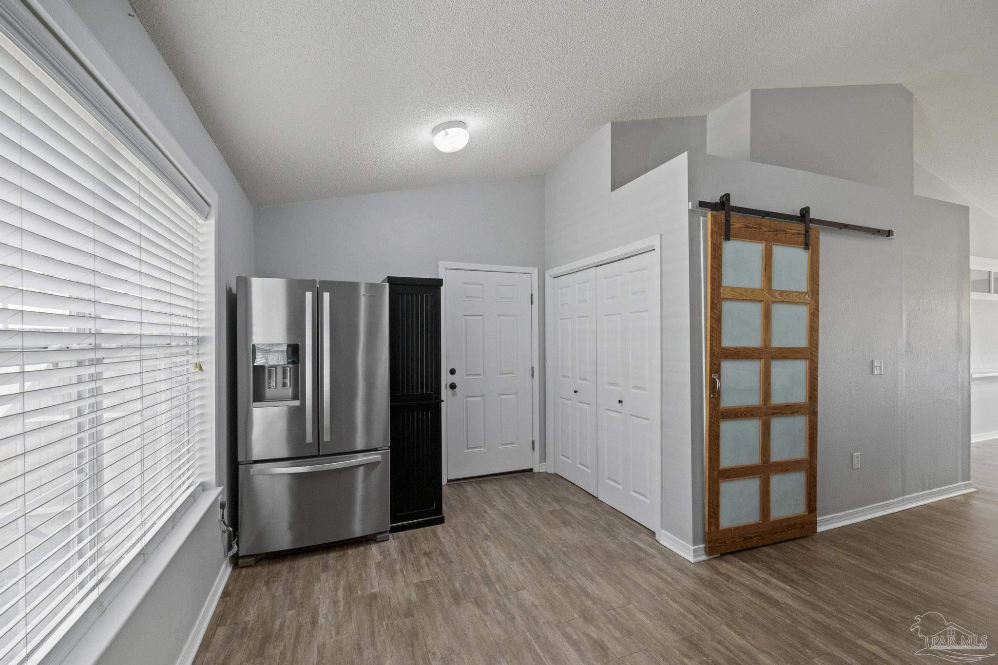 3061 Illinois Pl