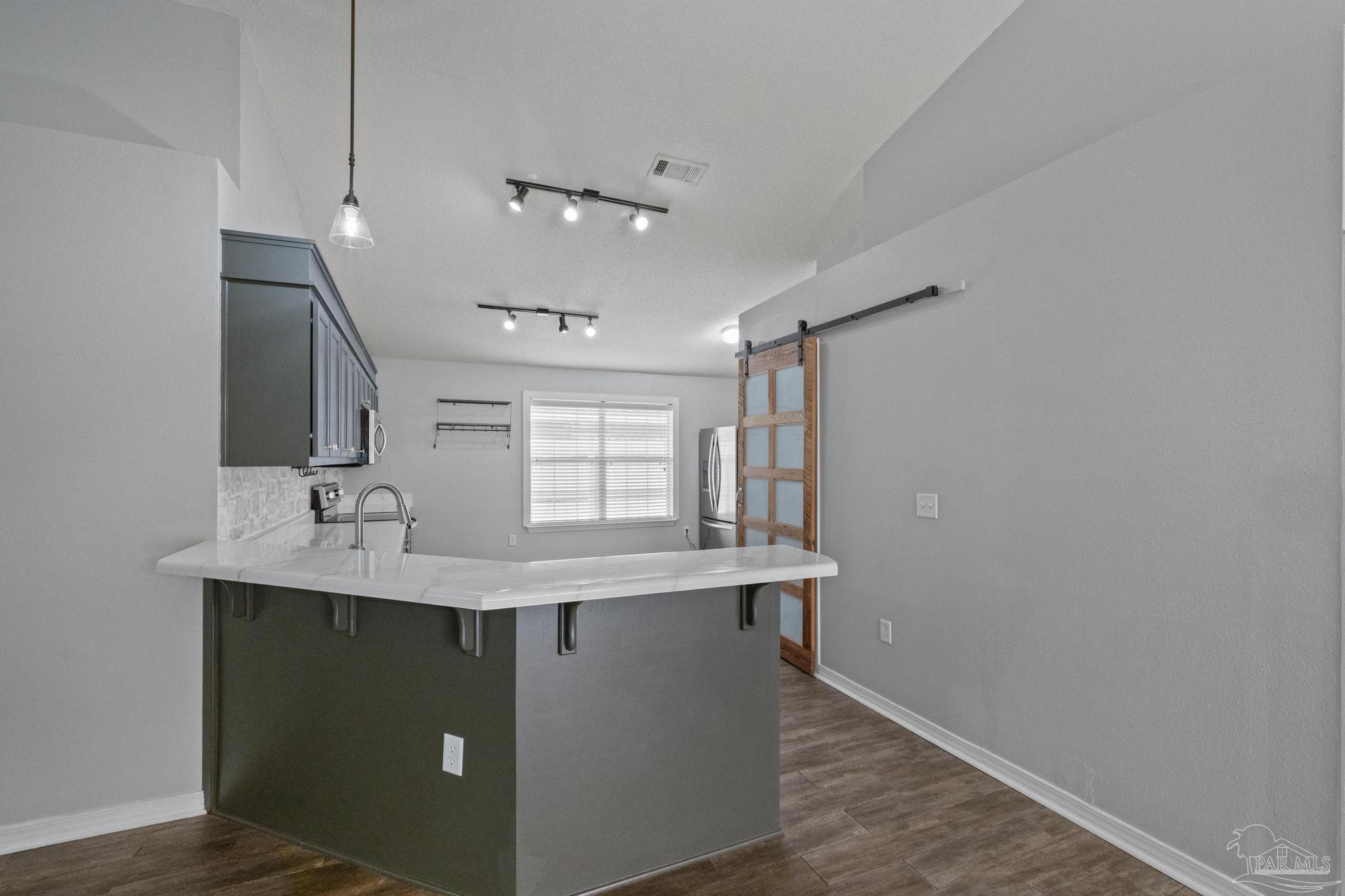3061 Illinois Pl