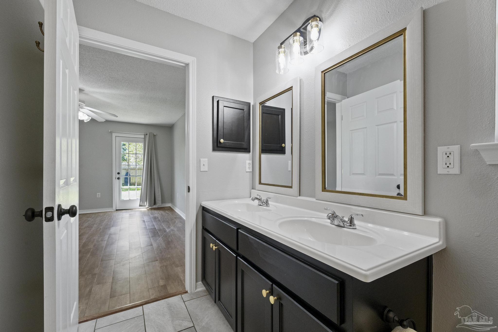 3061 Illinois Pl