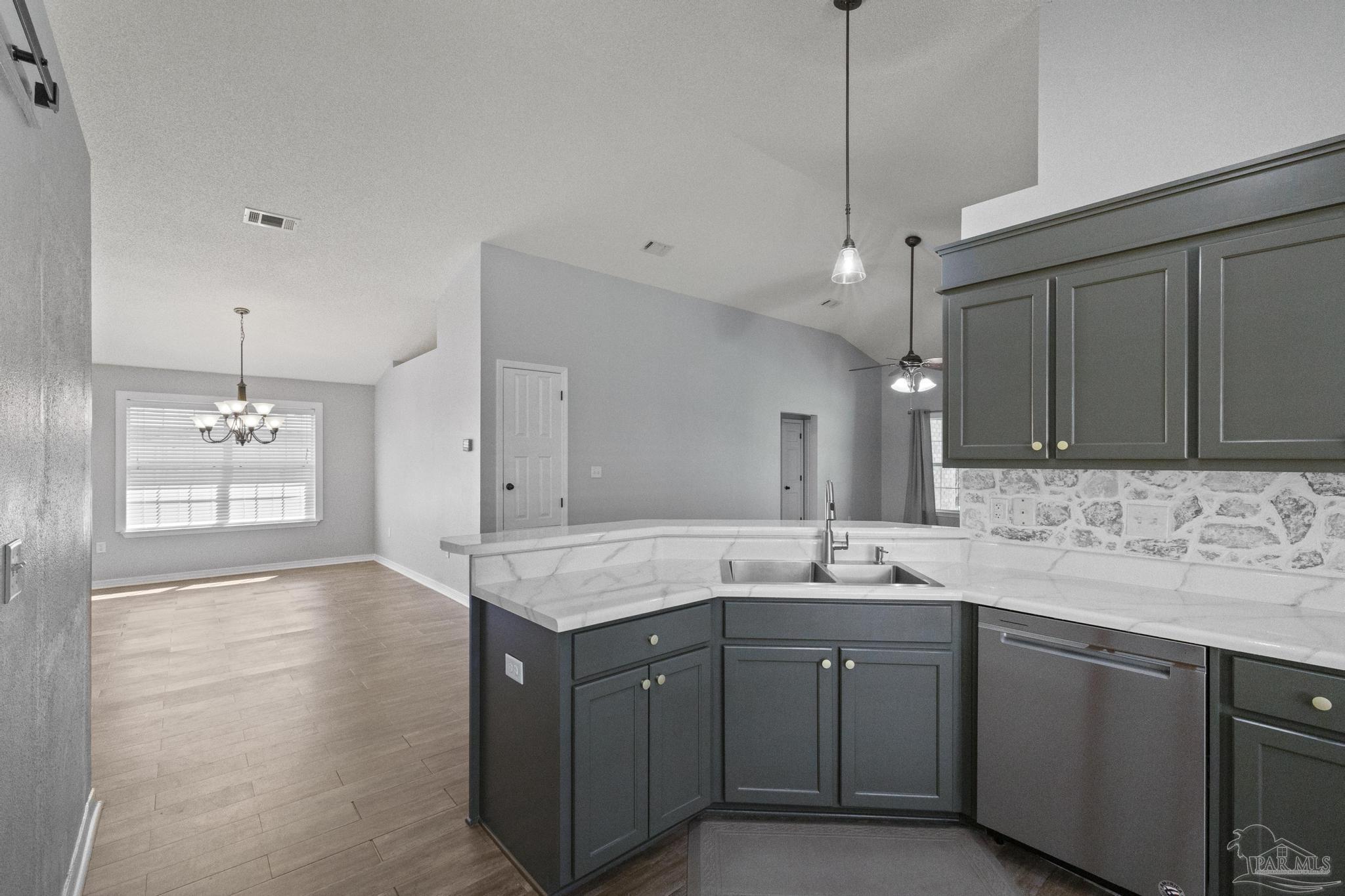 3061 Illinois Pl