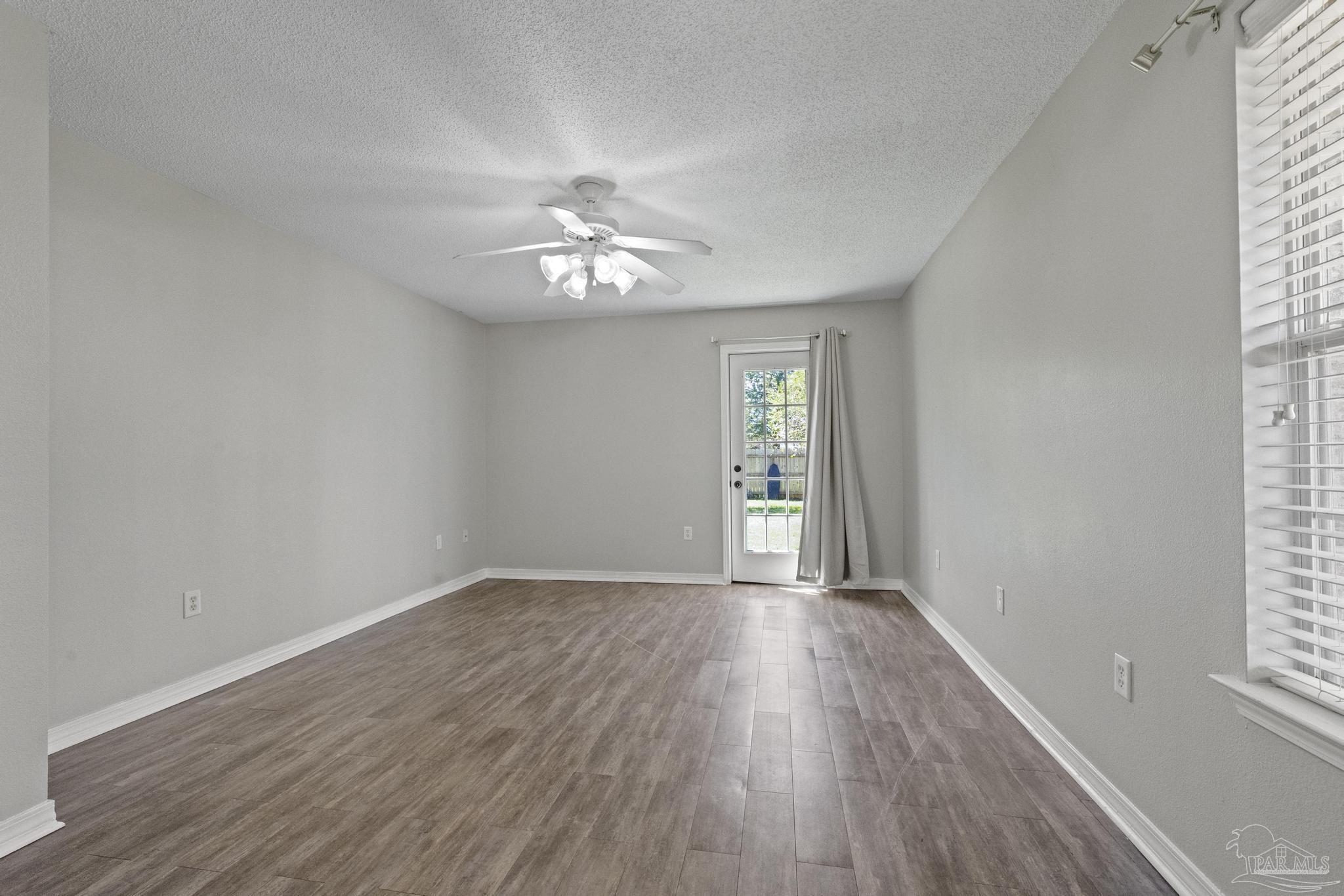 3061 Illinois Pl