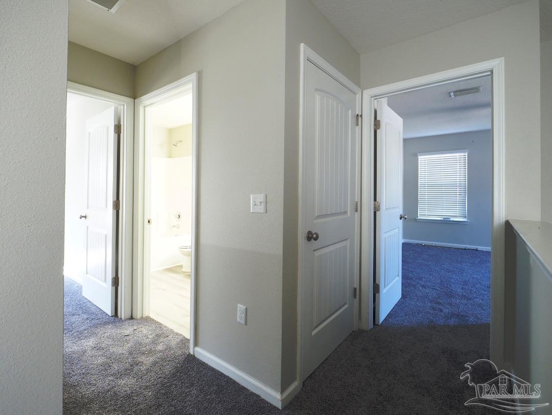 203 Creekview Dr