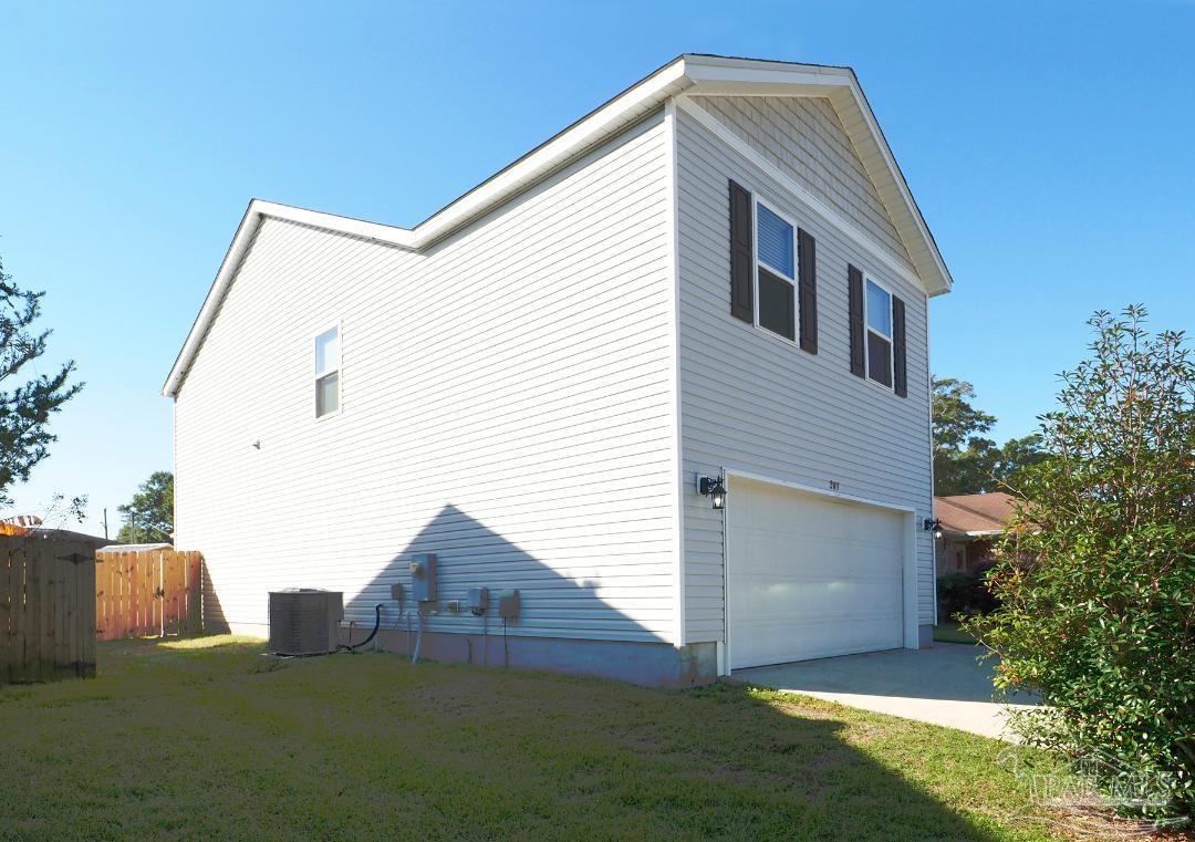203 Creekview Dr