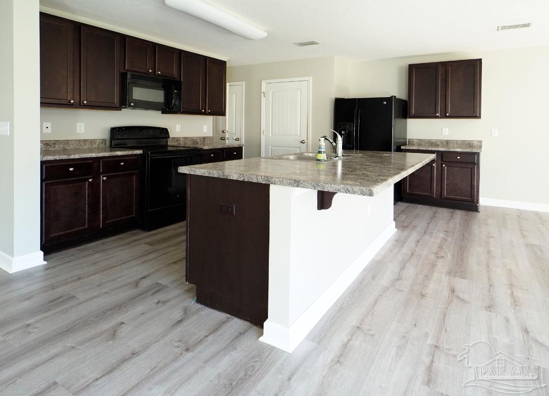 203 Creekview Dr
