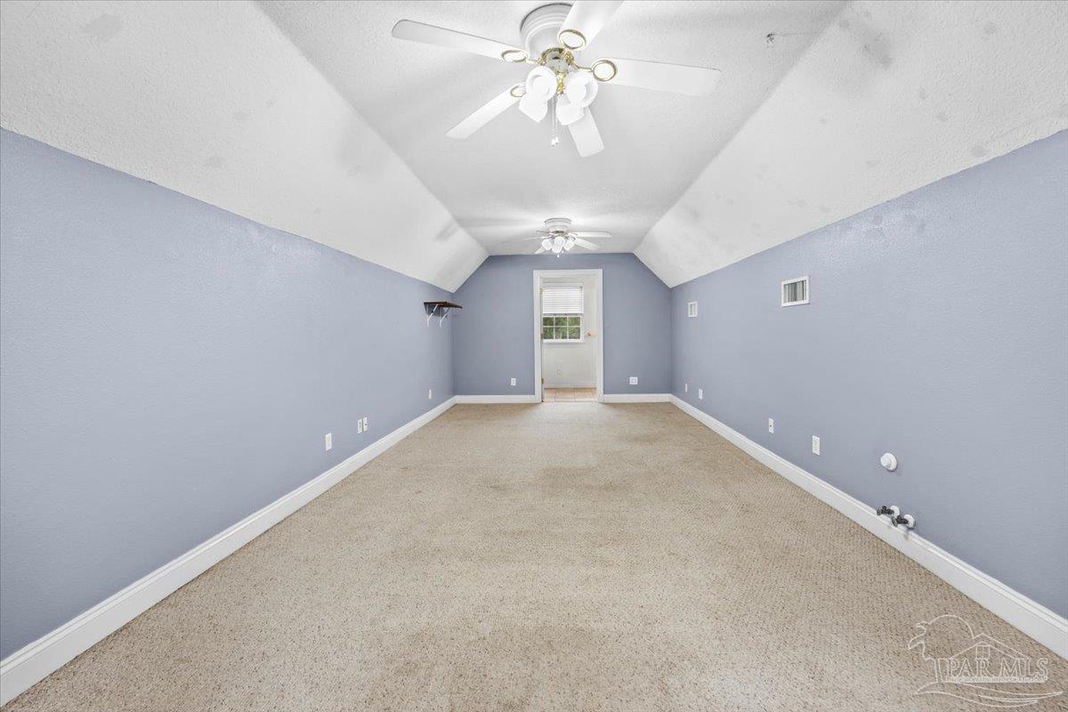 5763 White Oak Ln