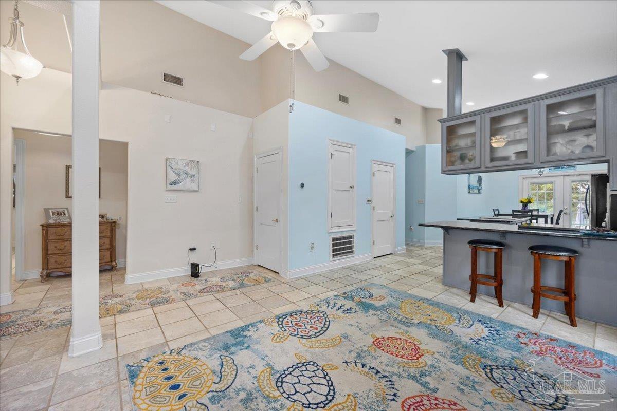 5763 White Oak Ln