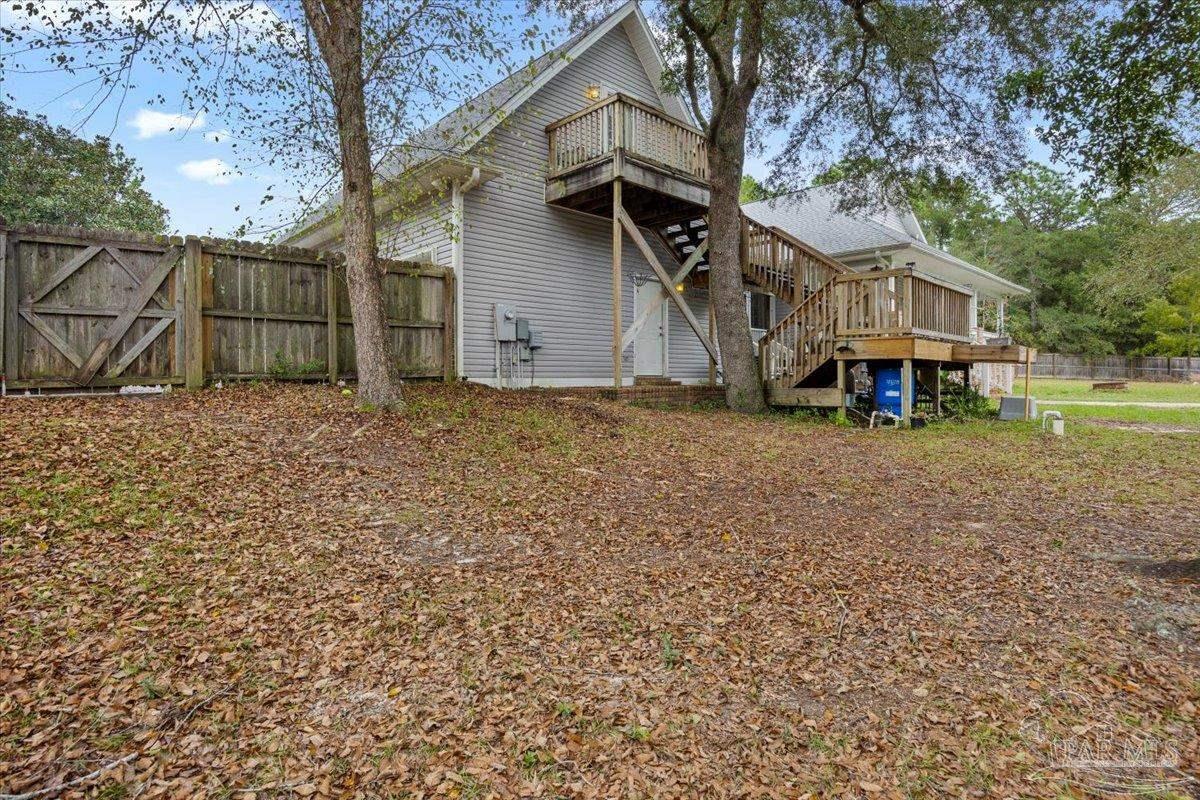 5763 White Oak Ln