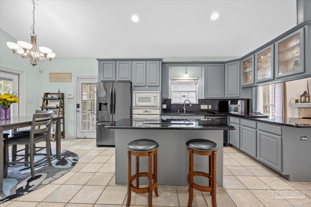 5763 White Oak Ln