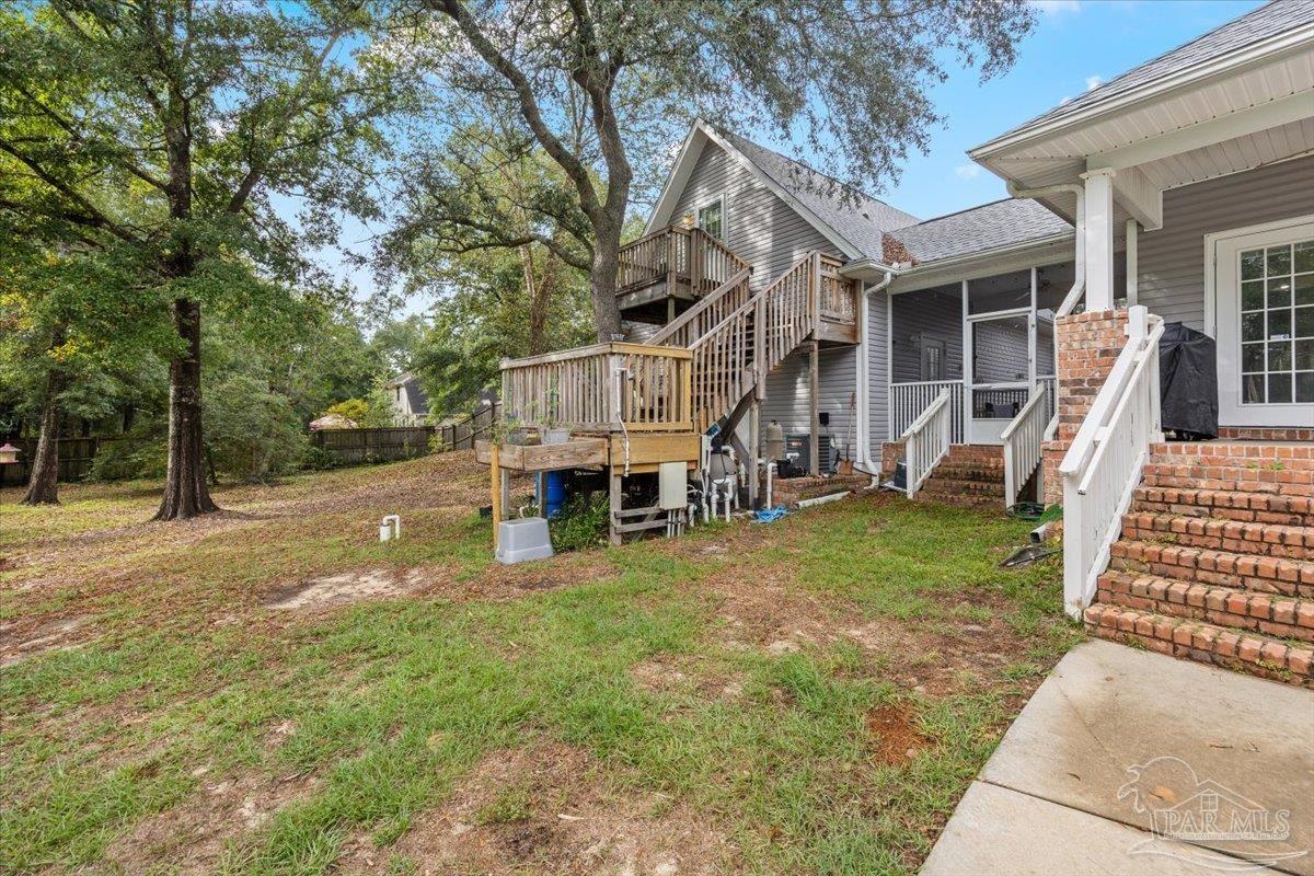 5763 White Oak Ln