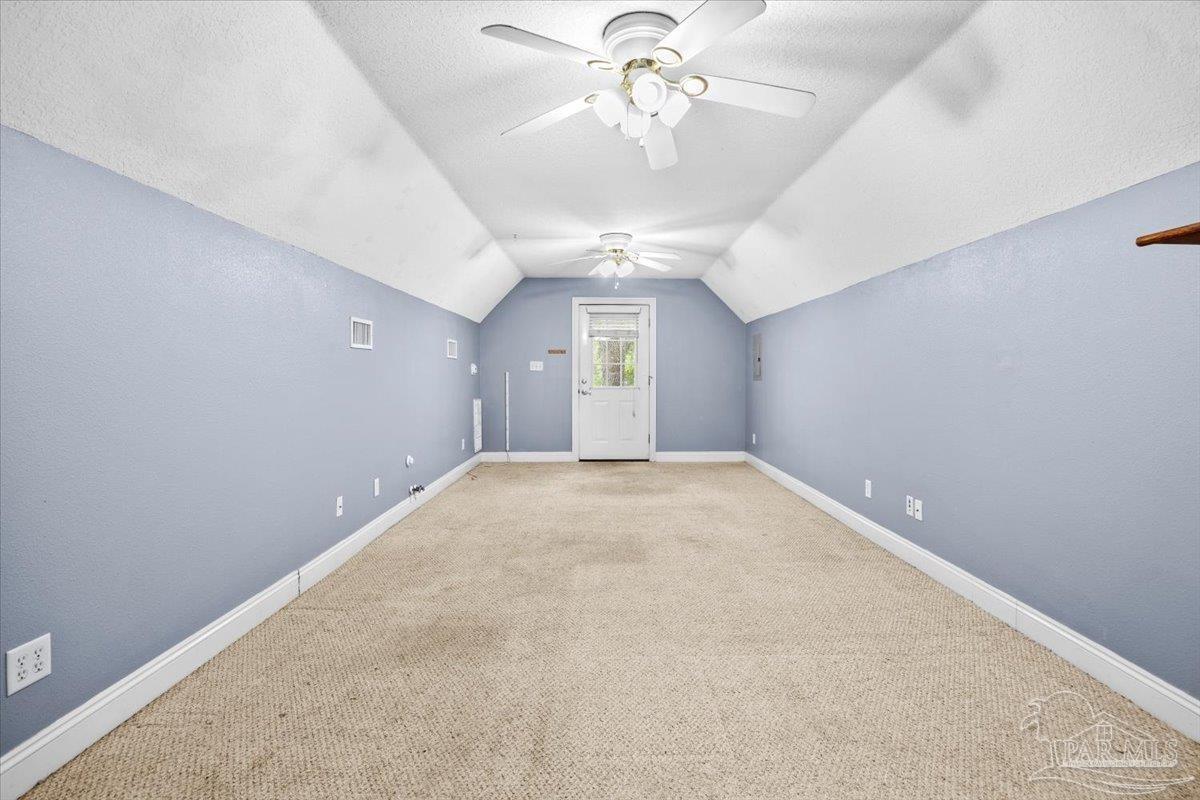 5763 White Oak Ln