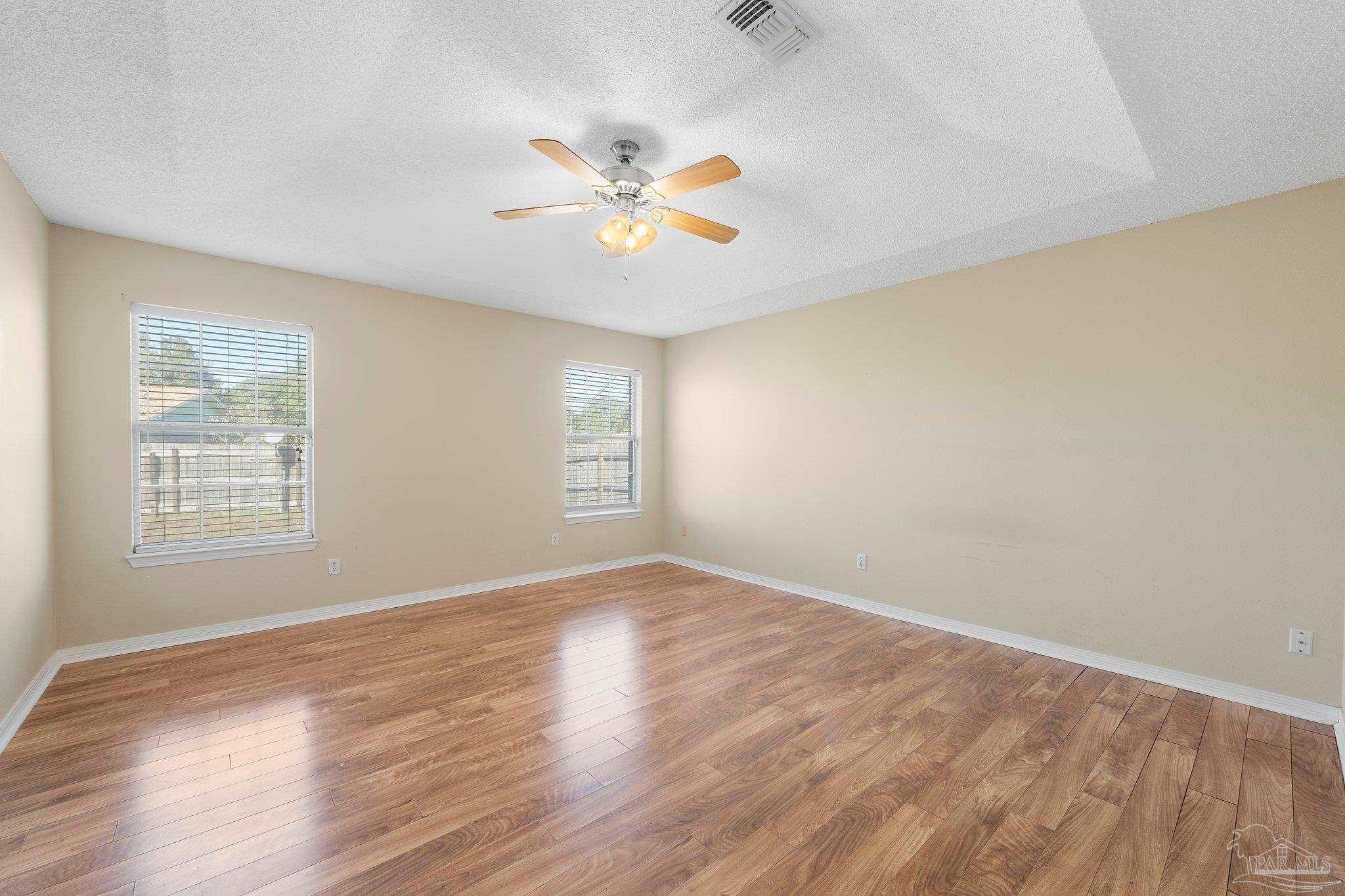 9000 Bluebay Ln