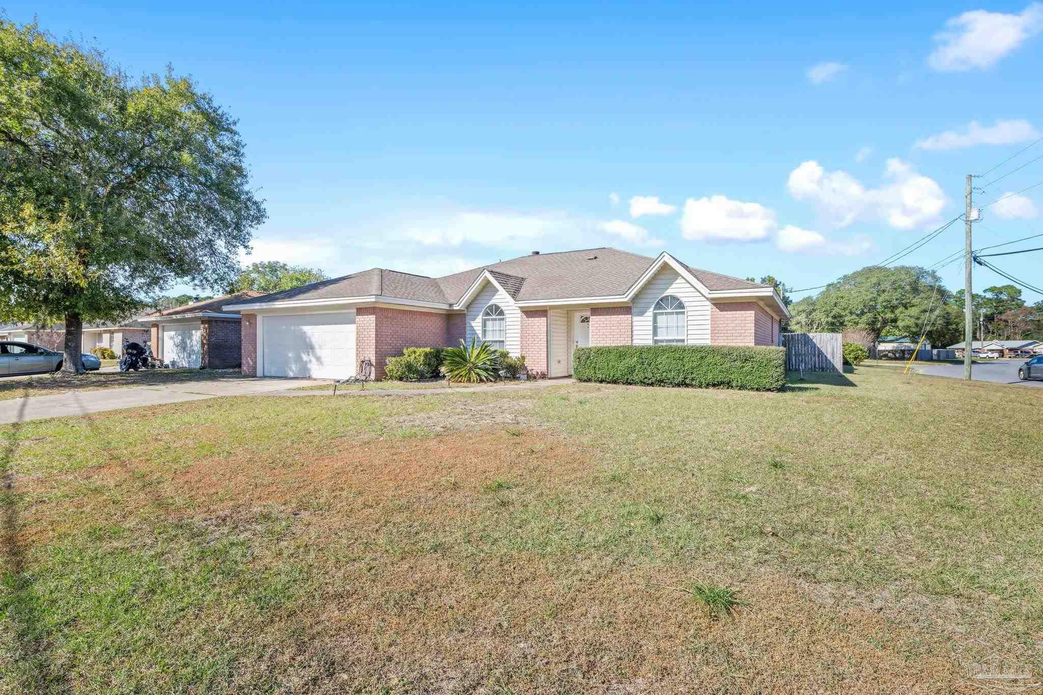 9000 Bluebay Ln