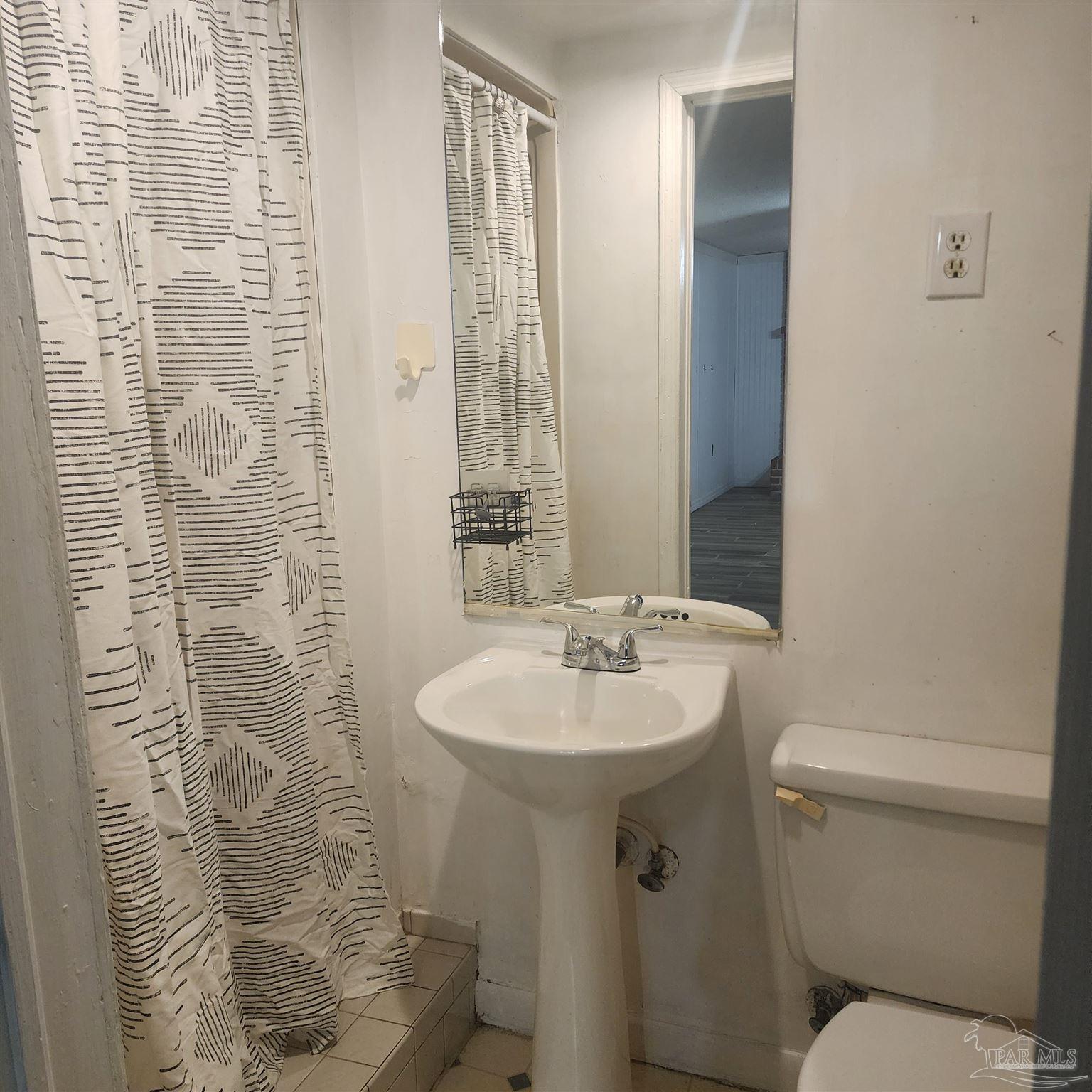 6463 Robie Rd