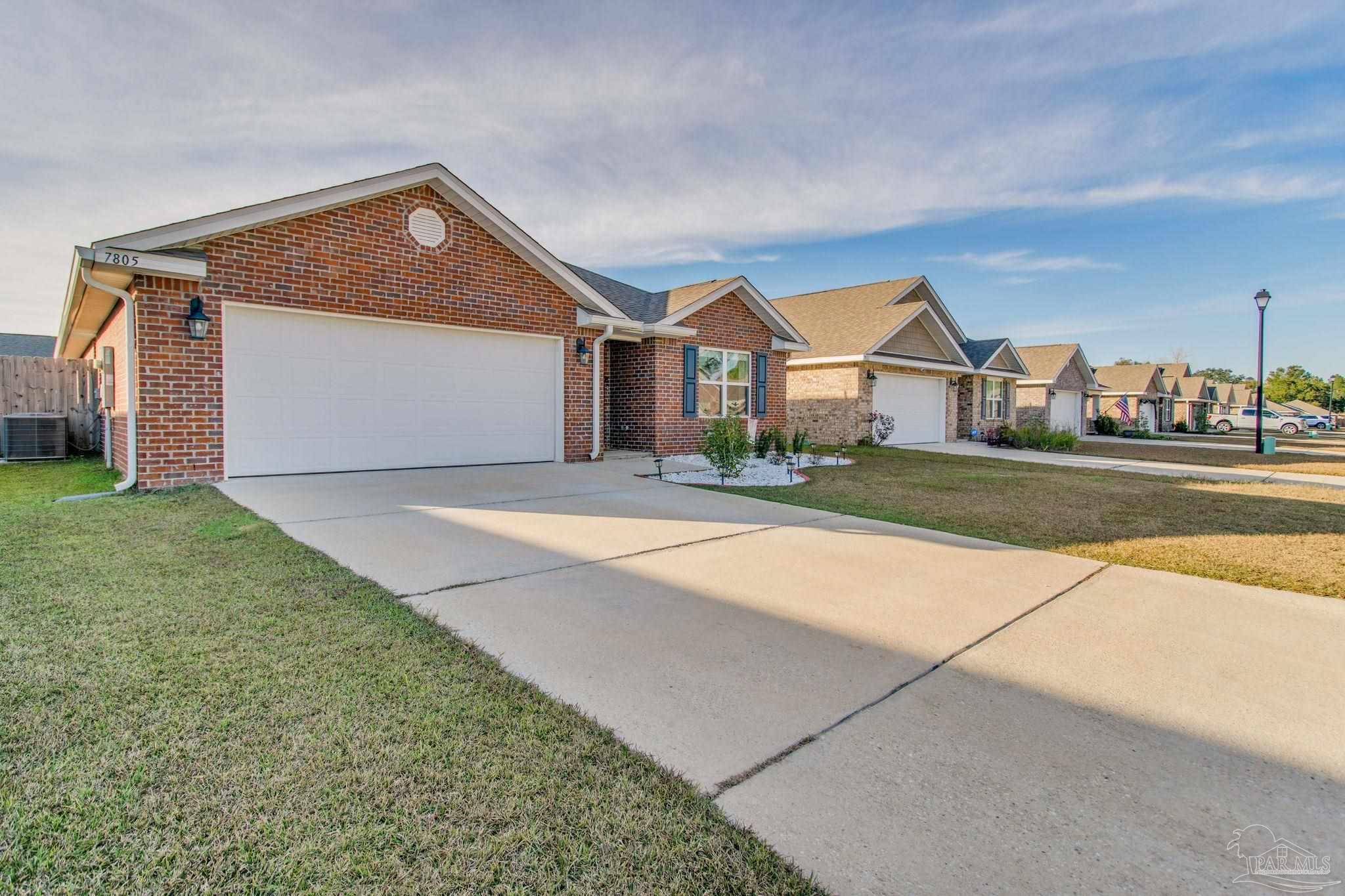 7805 Lakeside Oaks Dr
