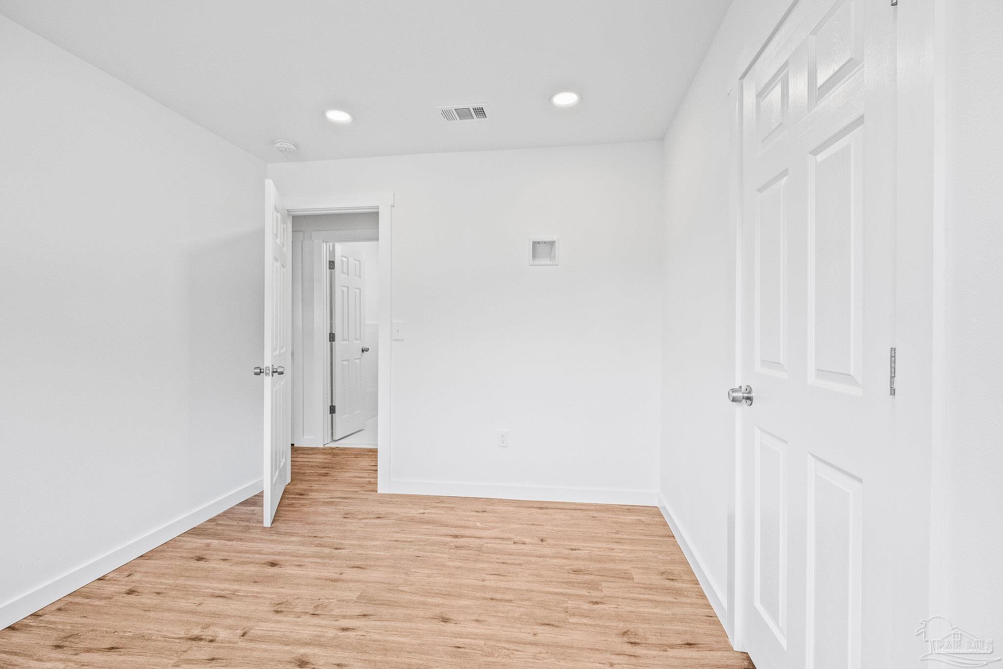 6409 Julia Dr