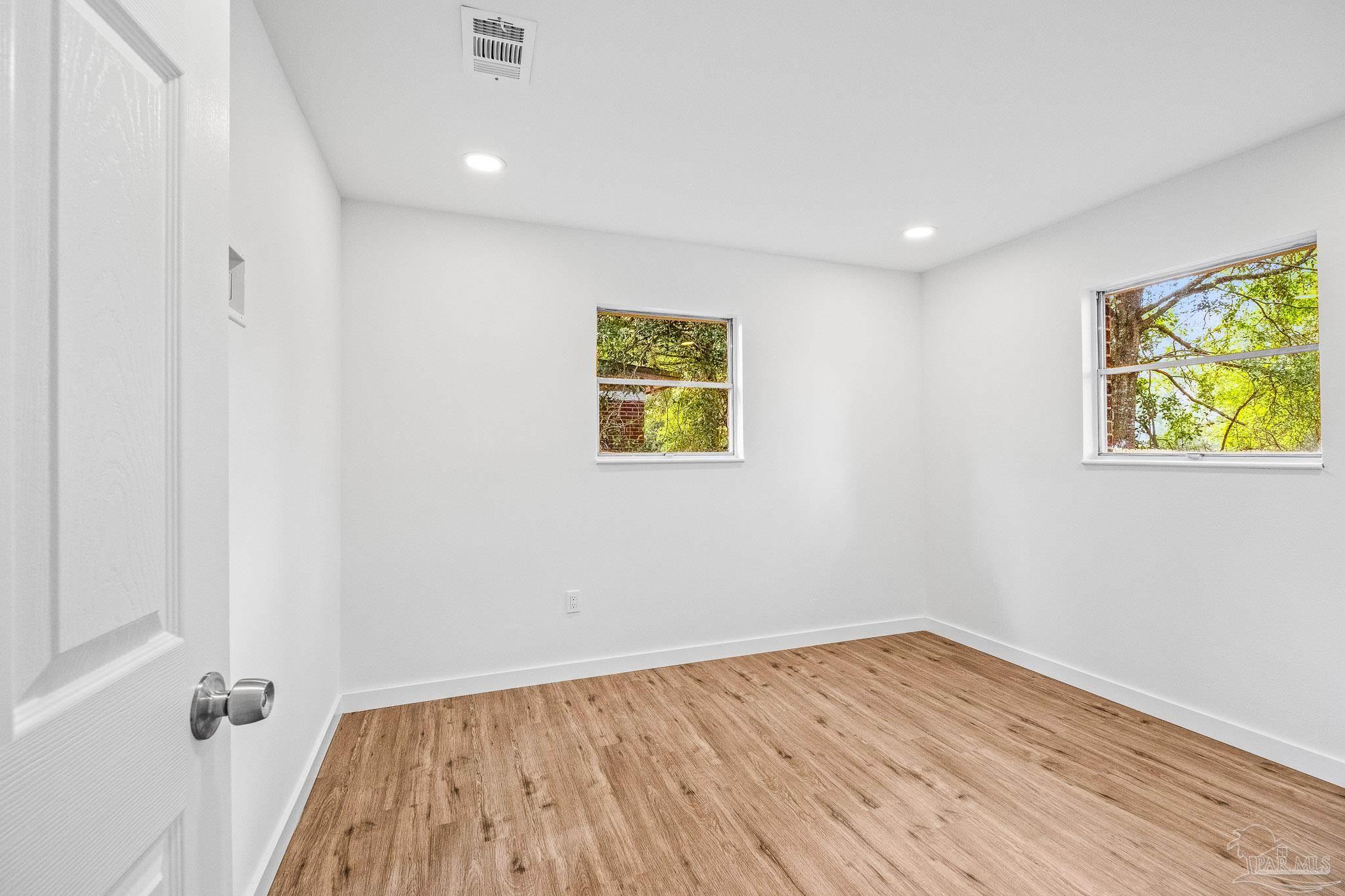 6409 Julia Dr