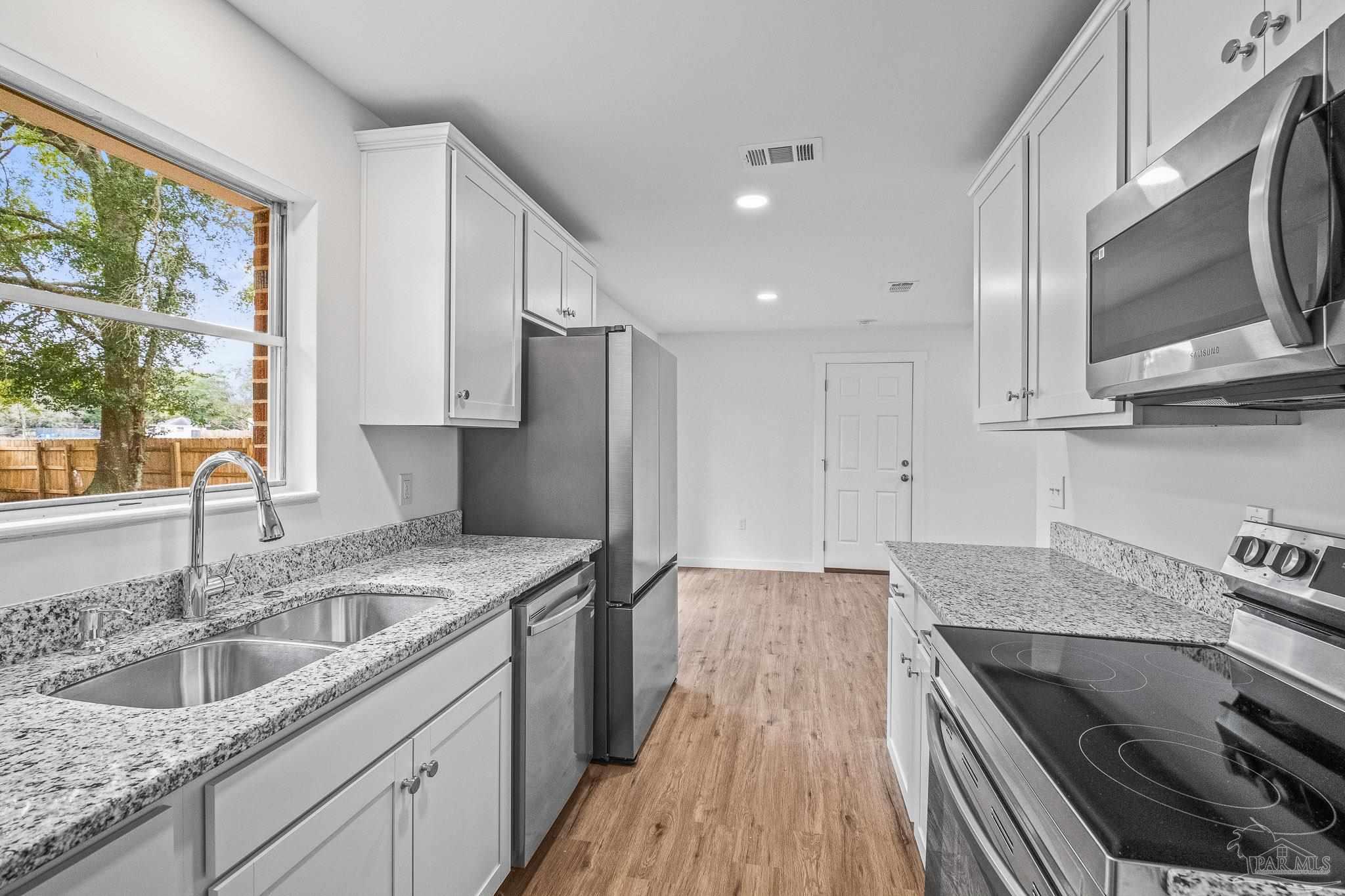 6409 Julia Dr