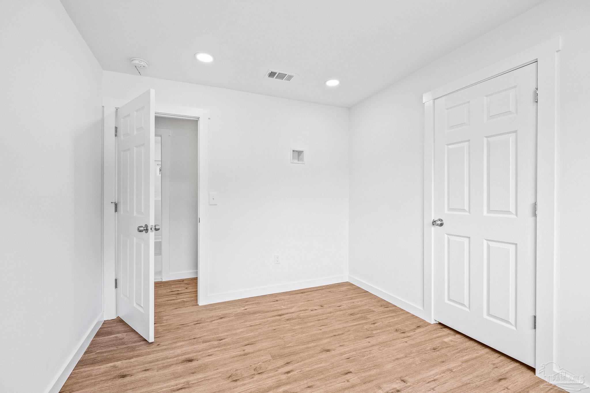 6409 Julia Dr