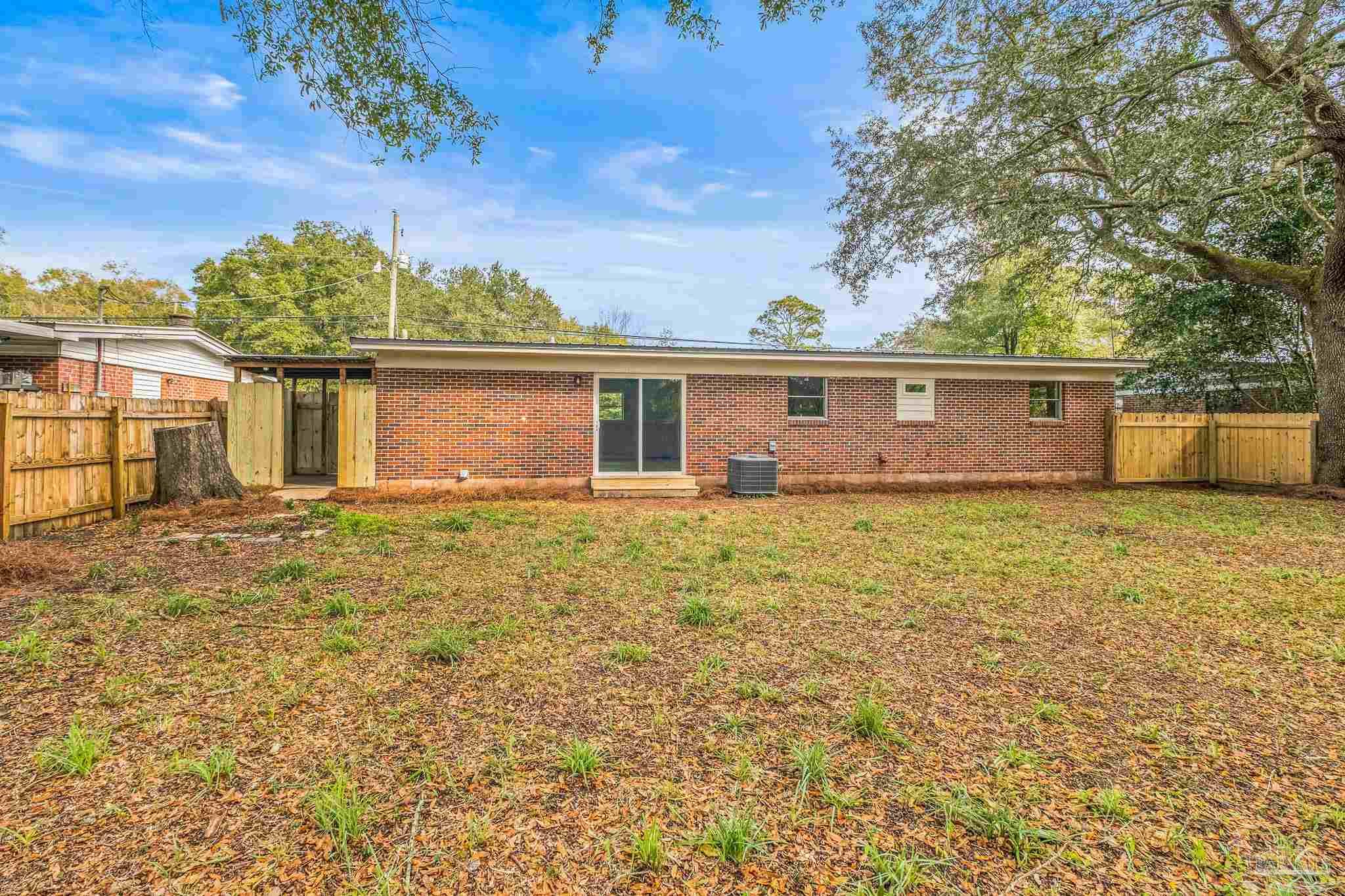 6409 Julia Dr