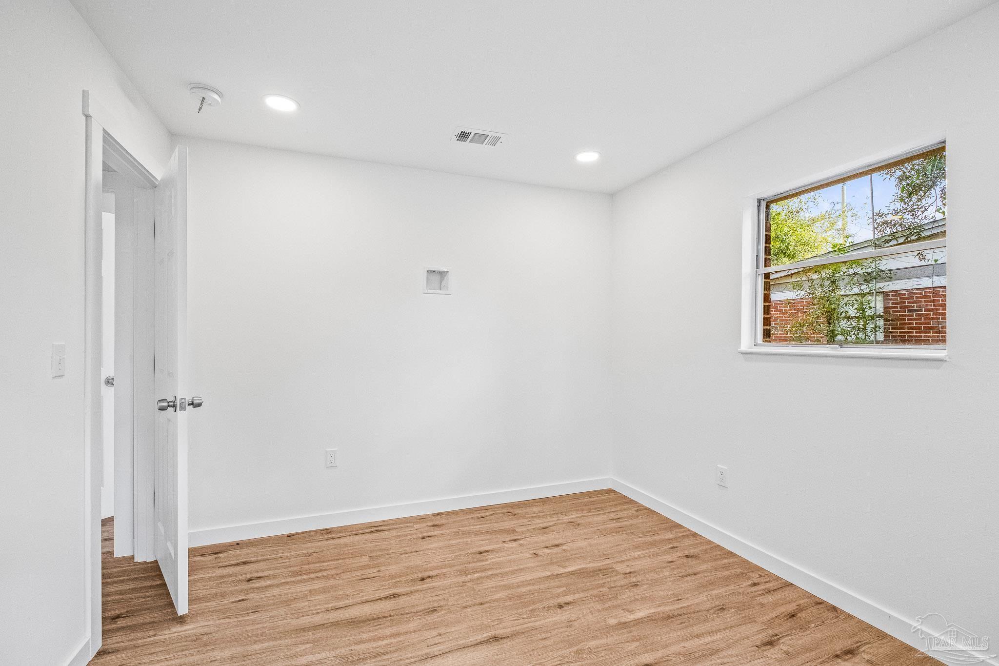 6409 Julia Dr
