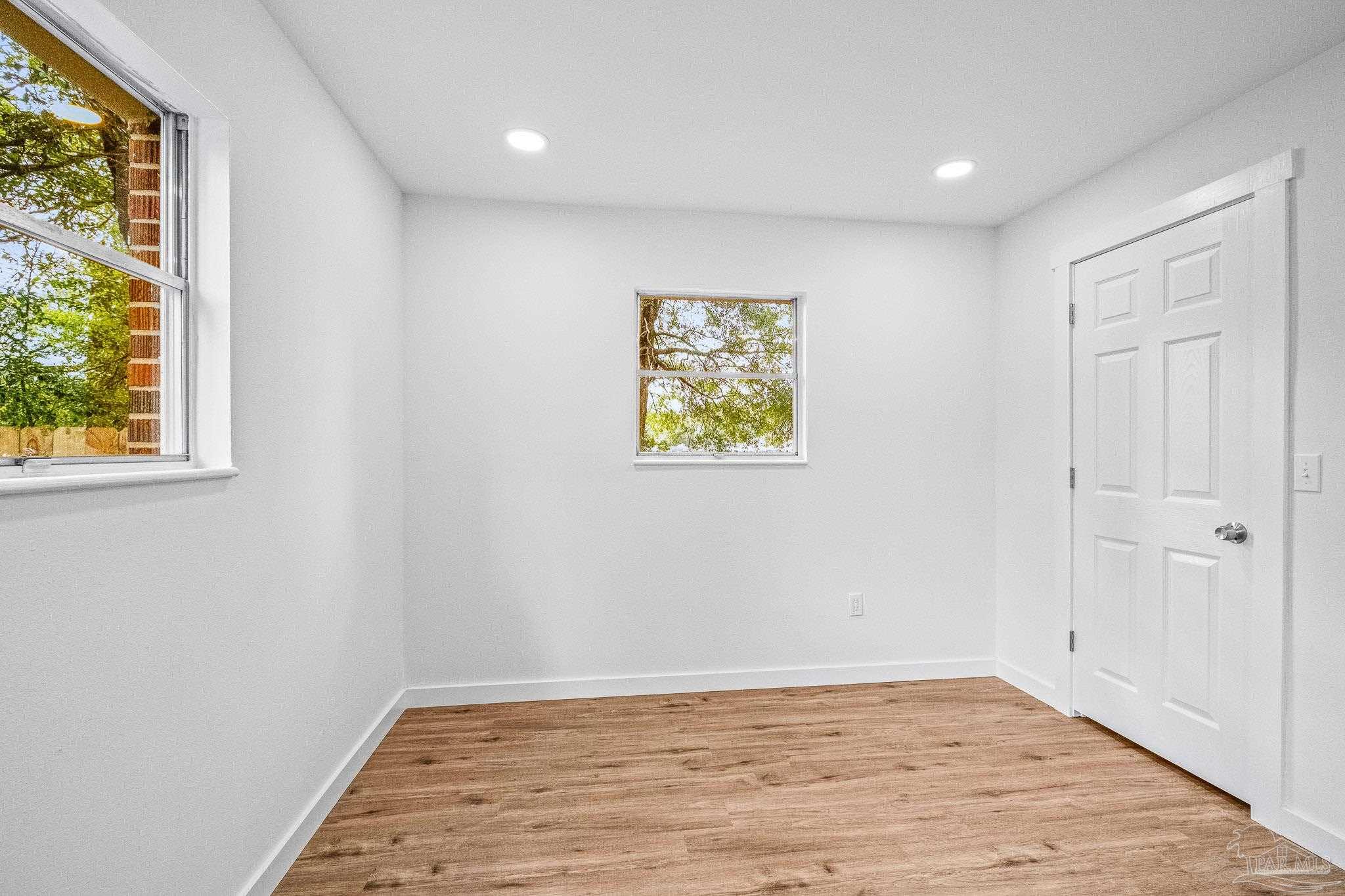 6409 Julia Dr