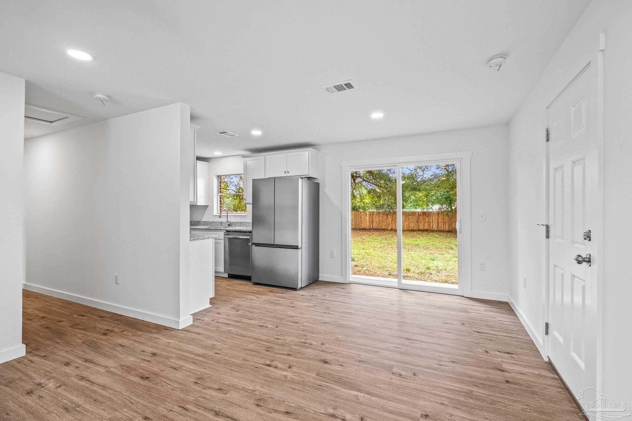 6409 Julia Dr