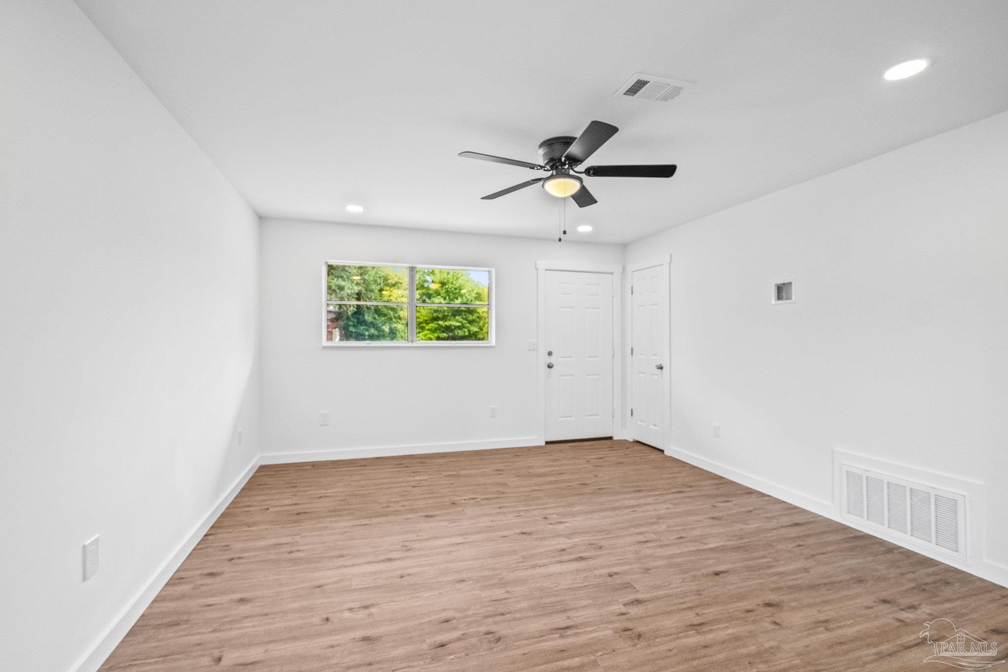 6409 Julia Dr