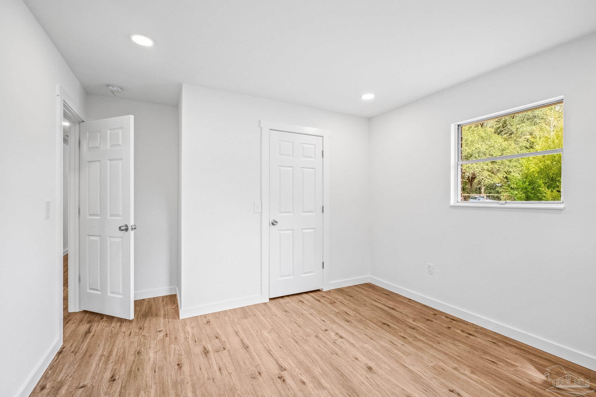 6409 Julia Dr