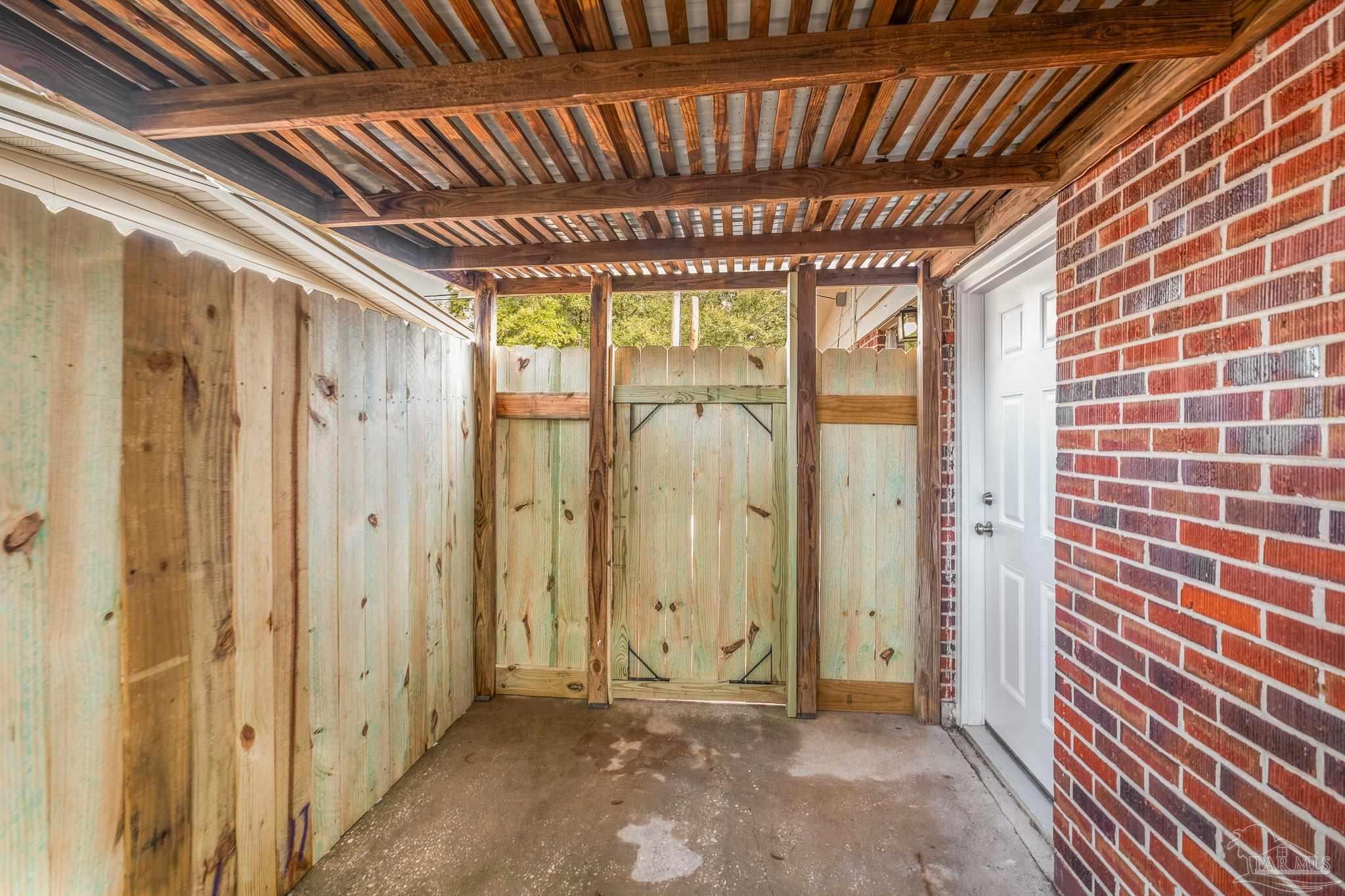 6409 Julia Dr