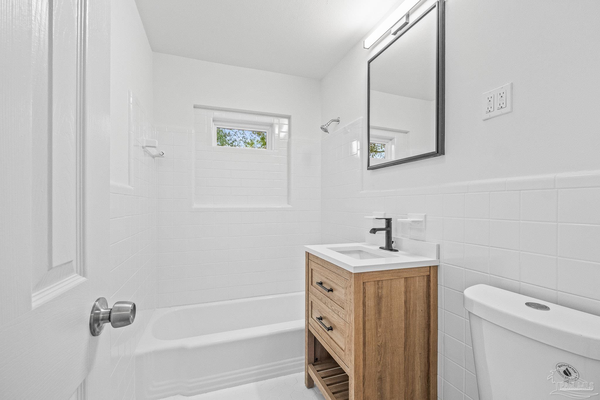 6409 Julia Dr
