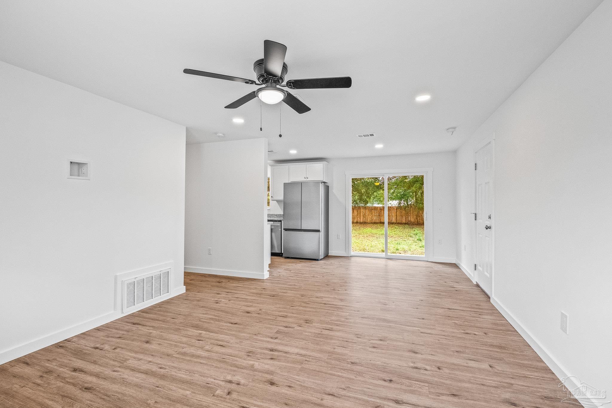 6409 Julia Dr