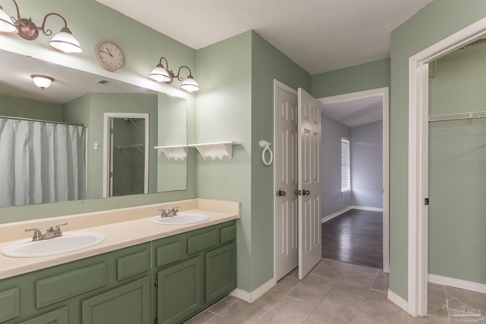 1223 Brook Bend Rd