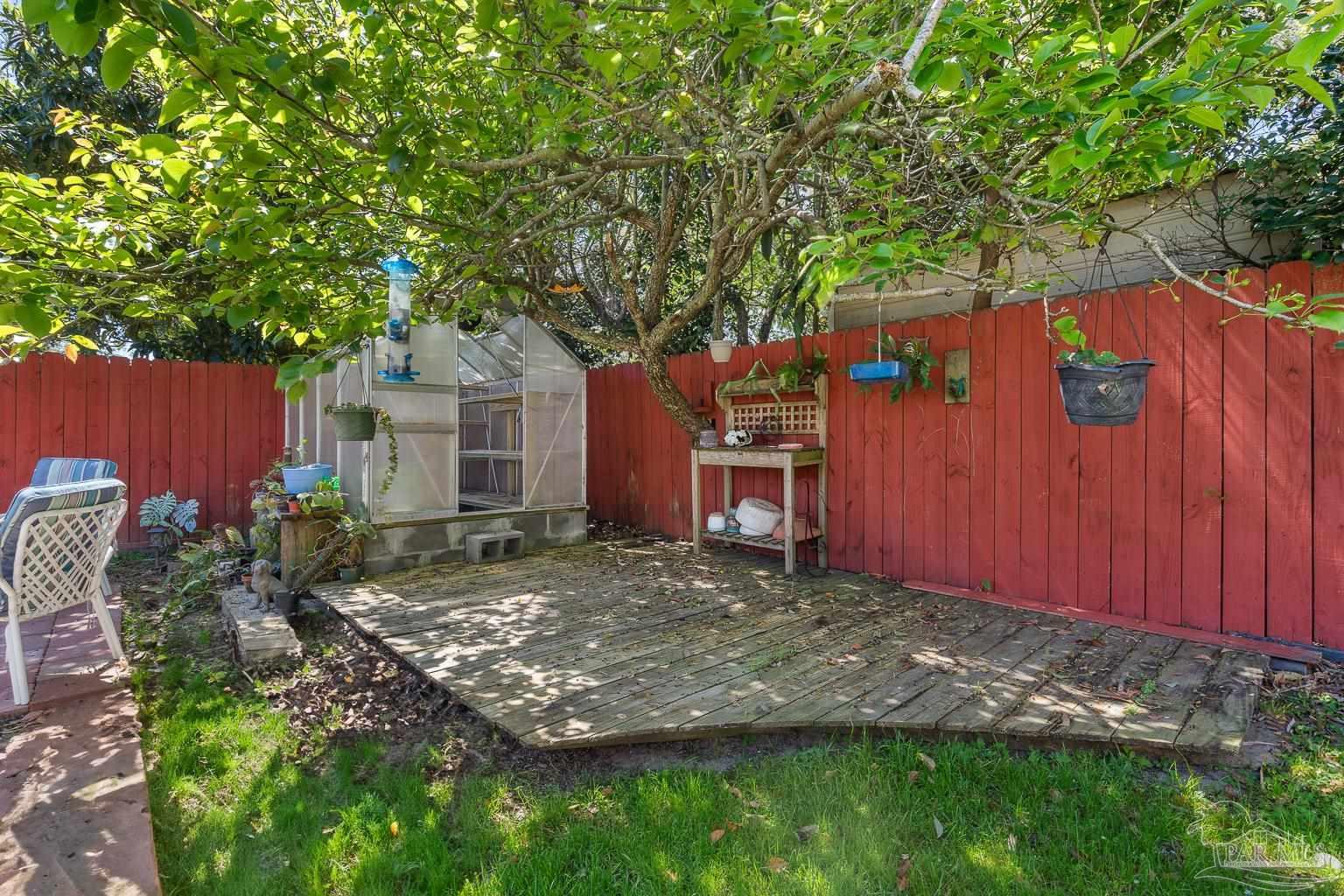 1719 Larry Ave