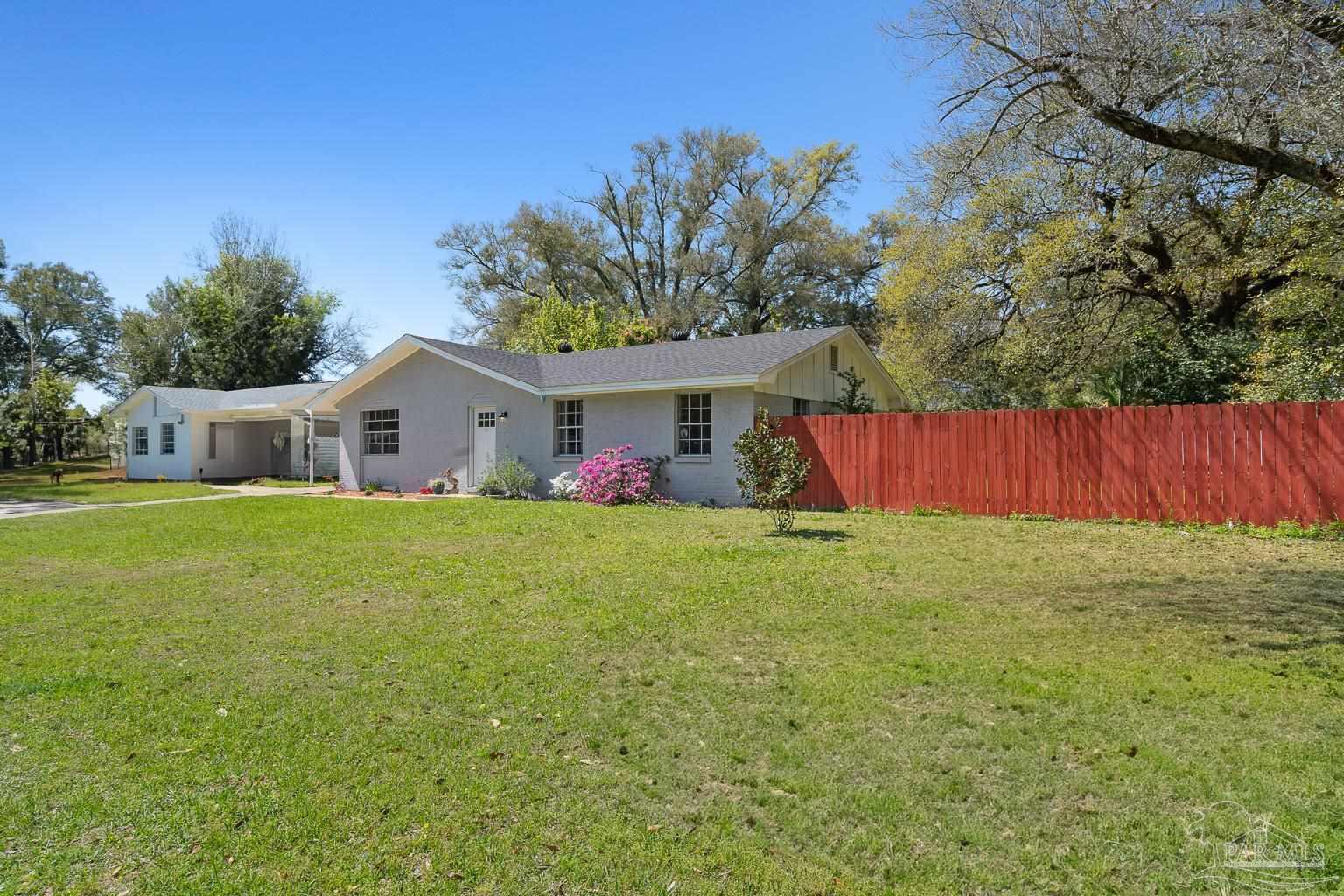 1719 Larry Ave