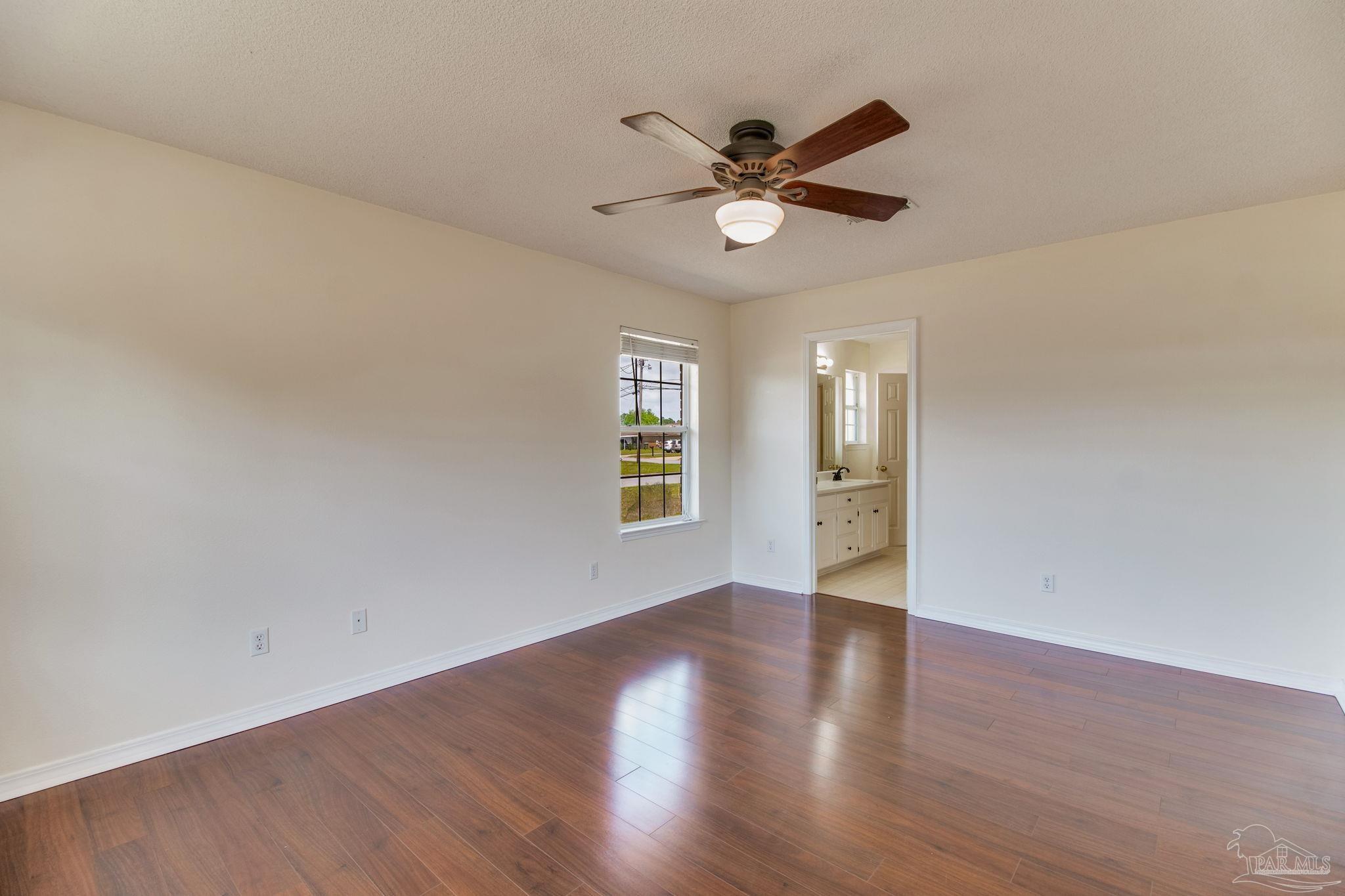 3086 Myrshine Dr