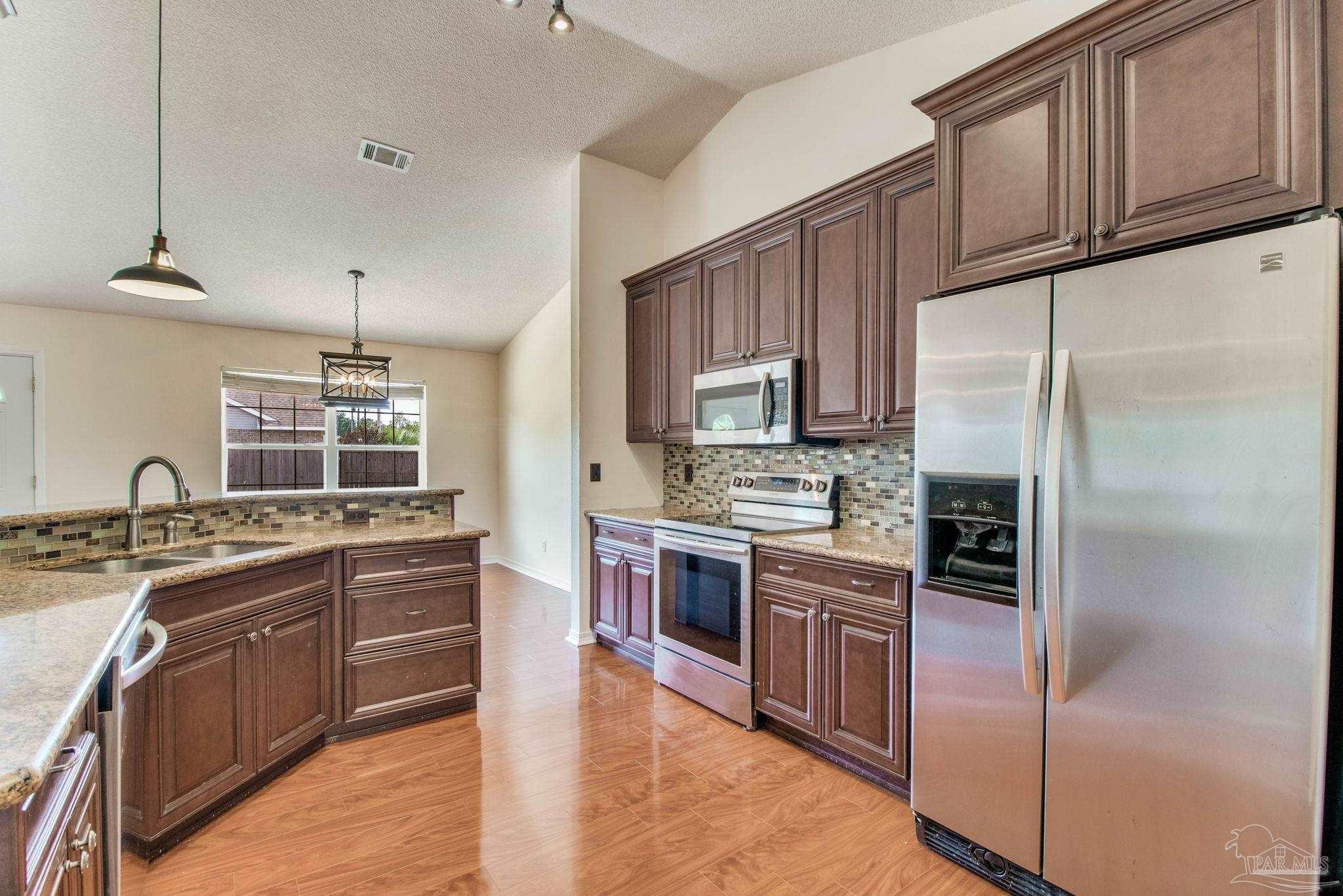 3086 Myrshine Dr