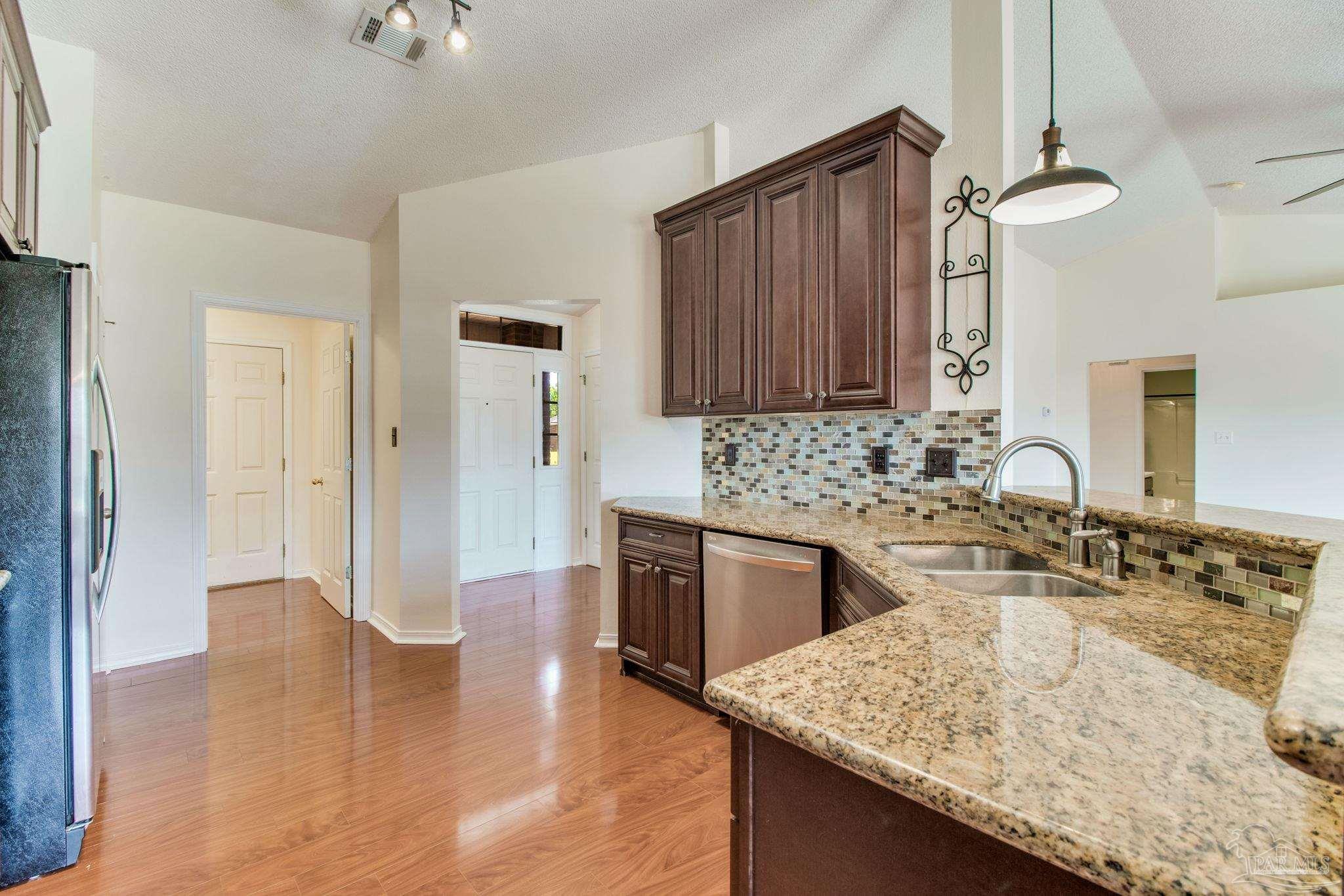 3086 Myrshine Dr