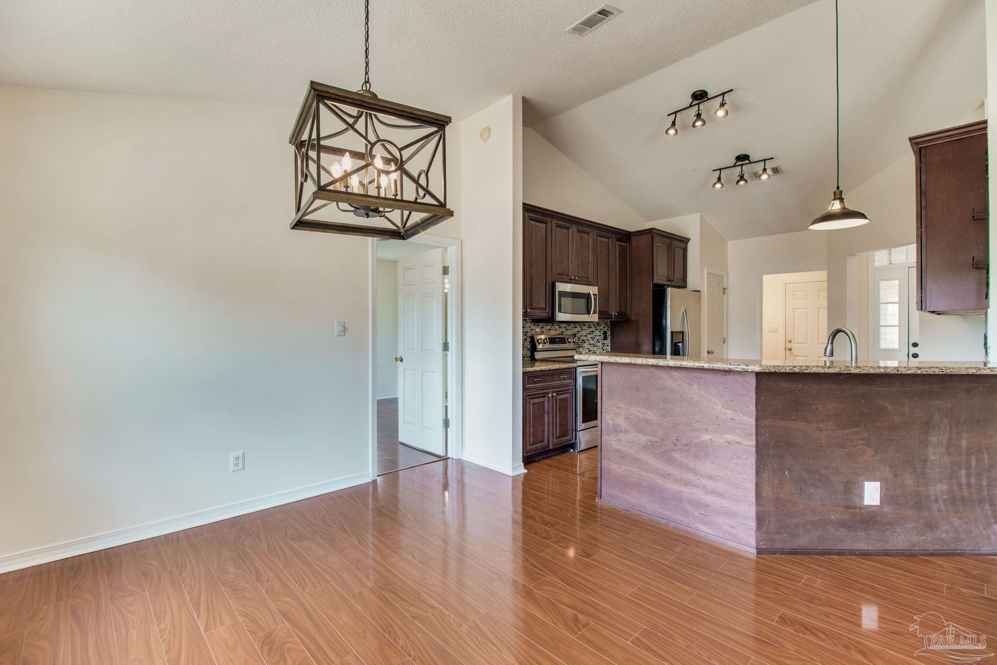 3086 Myrshine Dr