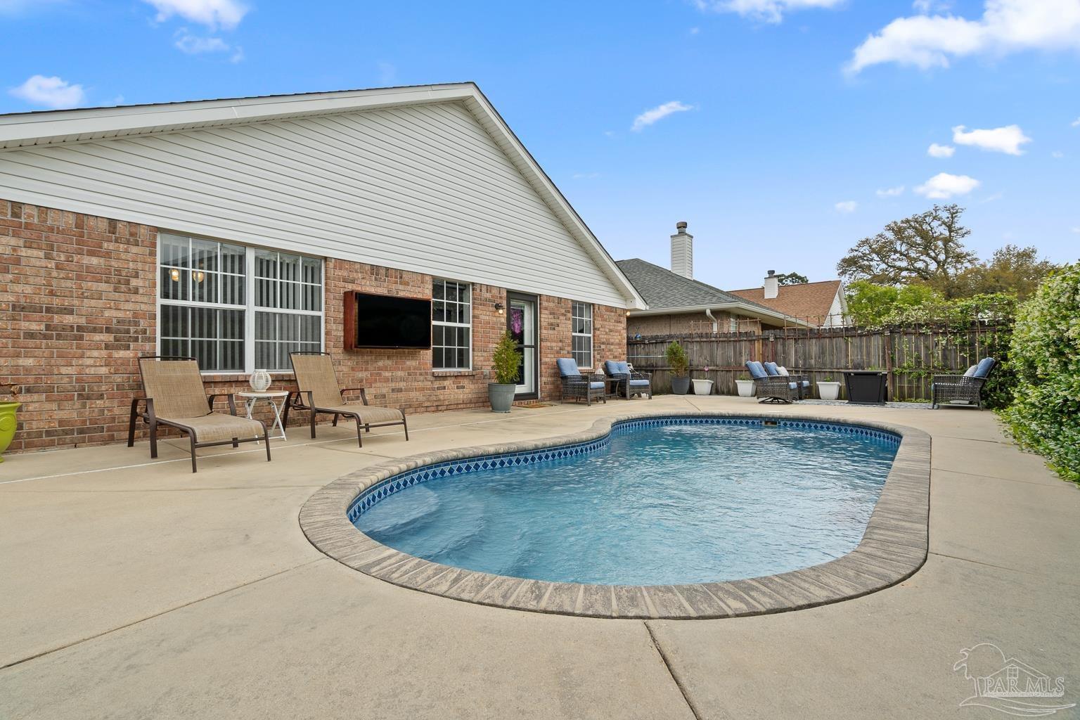 4961 Genevive Ct