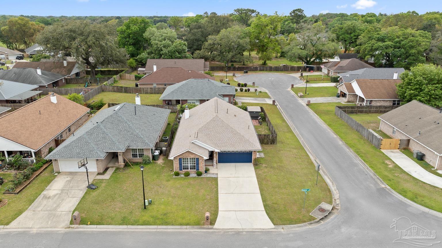 4961 Genevive Ct