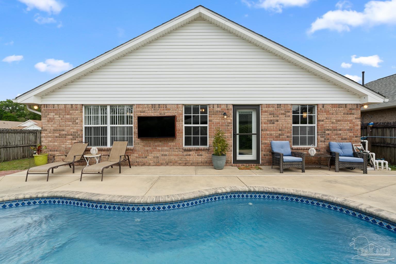 4961 Genevive Ct