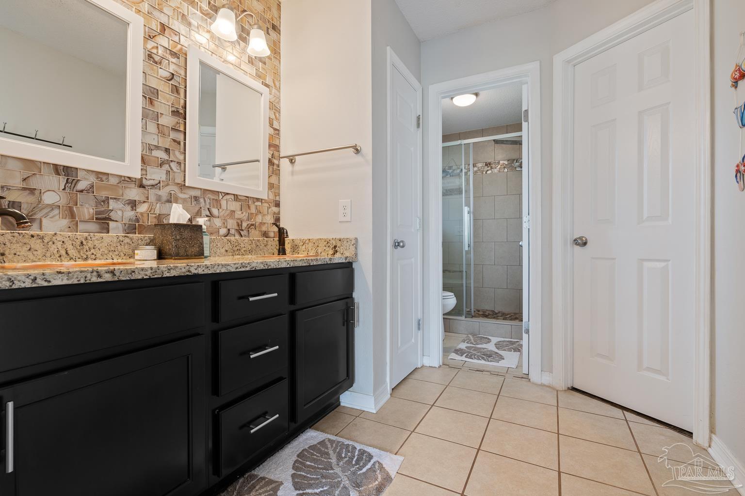 4961 Genevive Ct