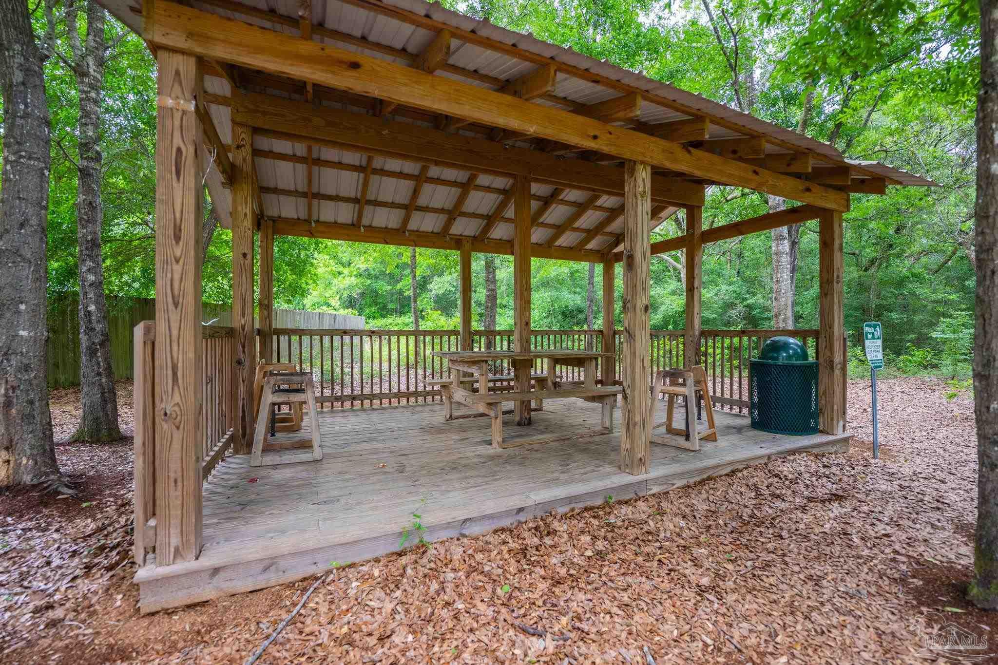 5746 Peach Dr