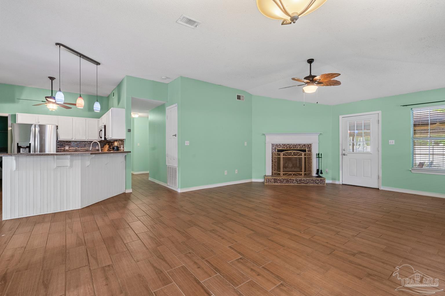 733 Ladner Dr