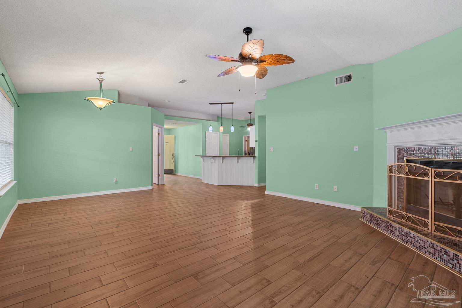733 Ladner Dr