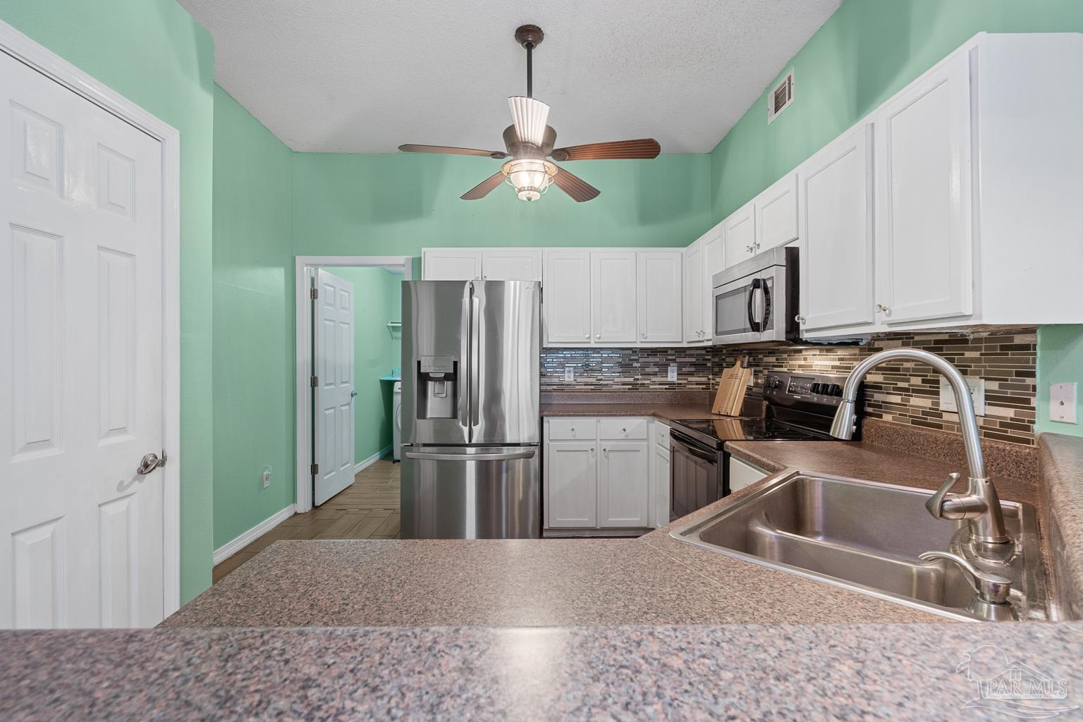 733 Ladner Dr