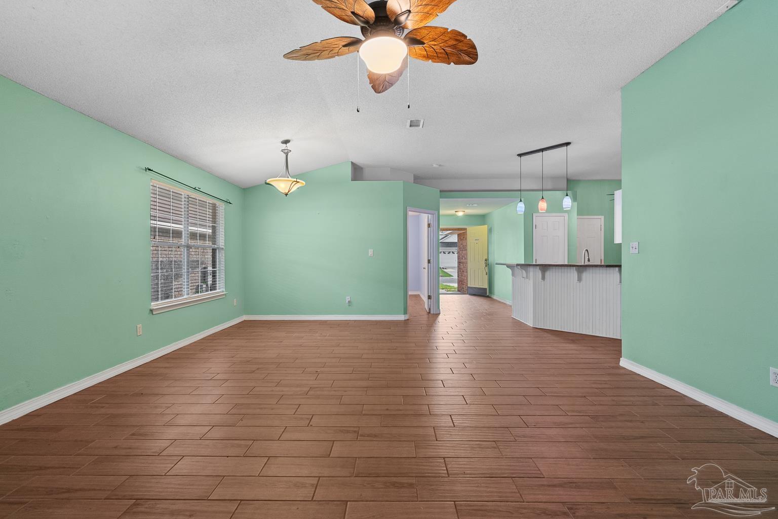 733 Ladner Dr