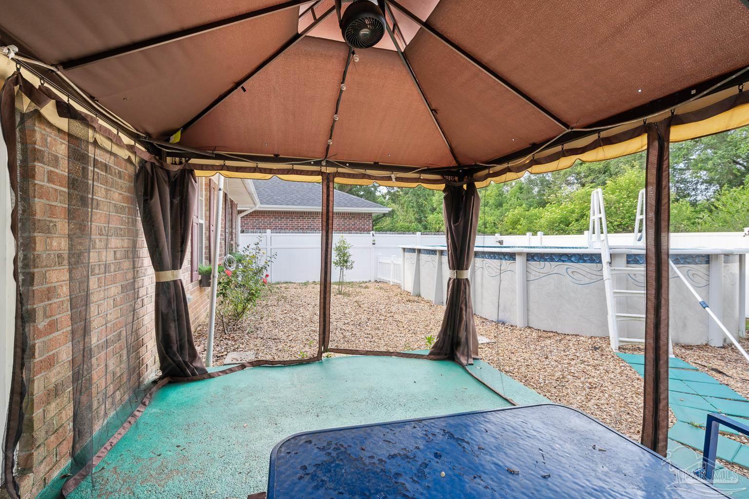 733 Ladner Dr